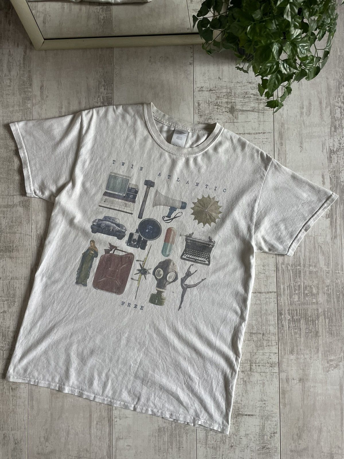 Vintage Vintage 90’s Japan Twin Atlantic Free T-Shirt Archive Y2K Size US M / EU 48-50 / 2 - 1 Thumbnail
