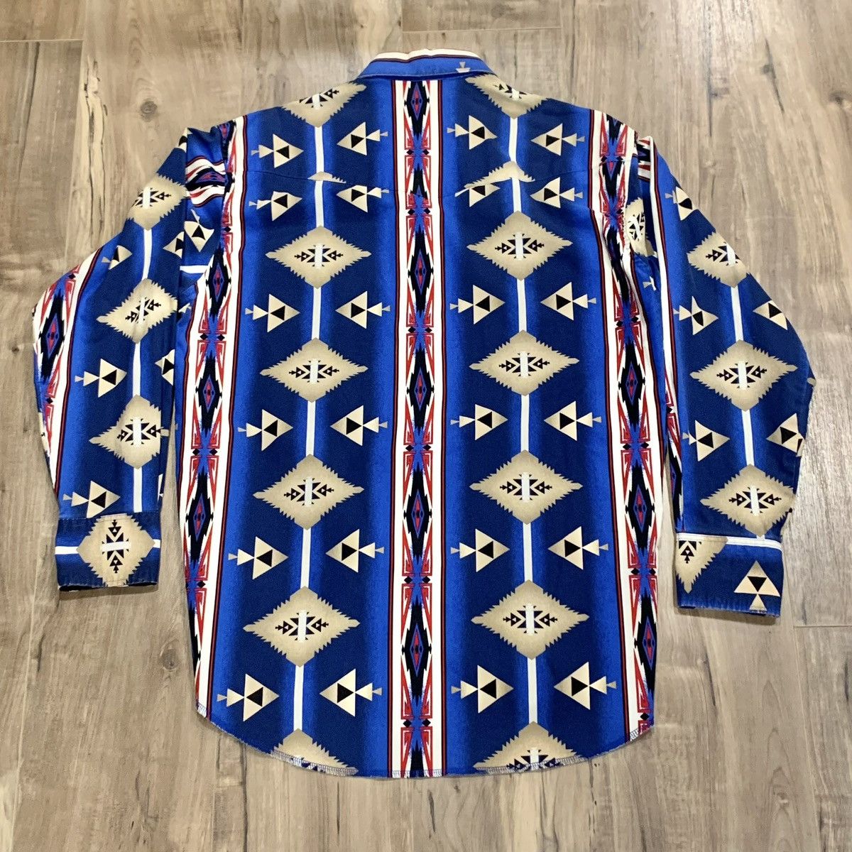 Wrangler VTG Wrangler Aztec Pearl Snap Long Sleeve Shirt Button Up L Size US L / EU 52-54 / 3 - 9 Thumbnail