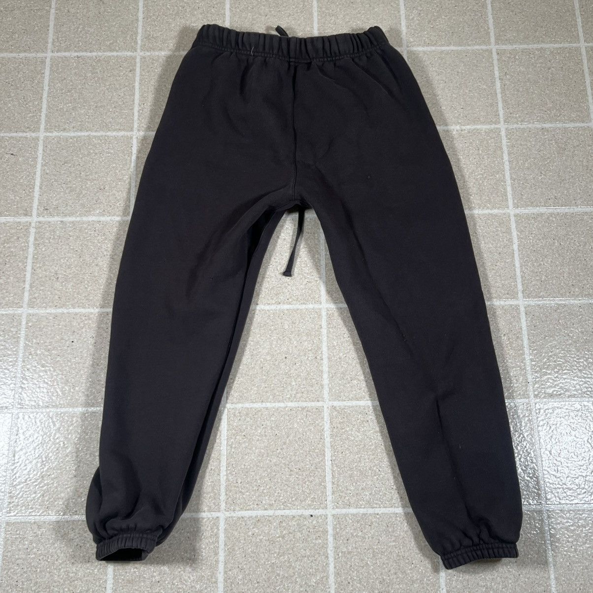 Fear of God Fear Of God Essentials Sweatpants 1977 Iron Joggers Stretch Size US 26 / EU 42 - 4 Thumbnail