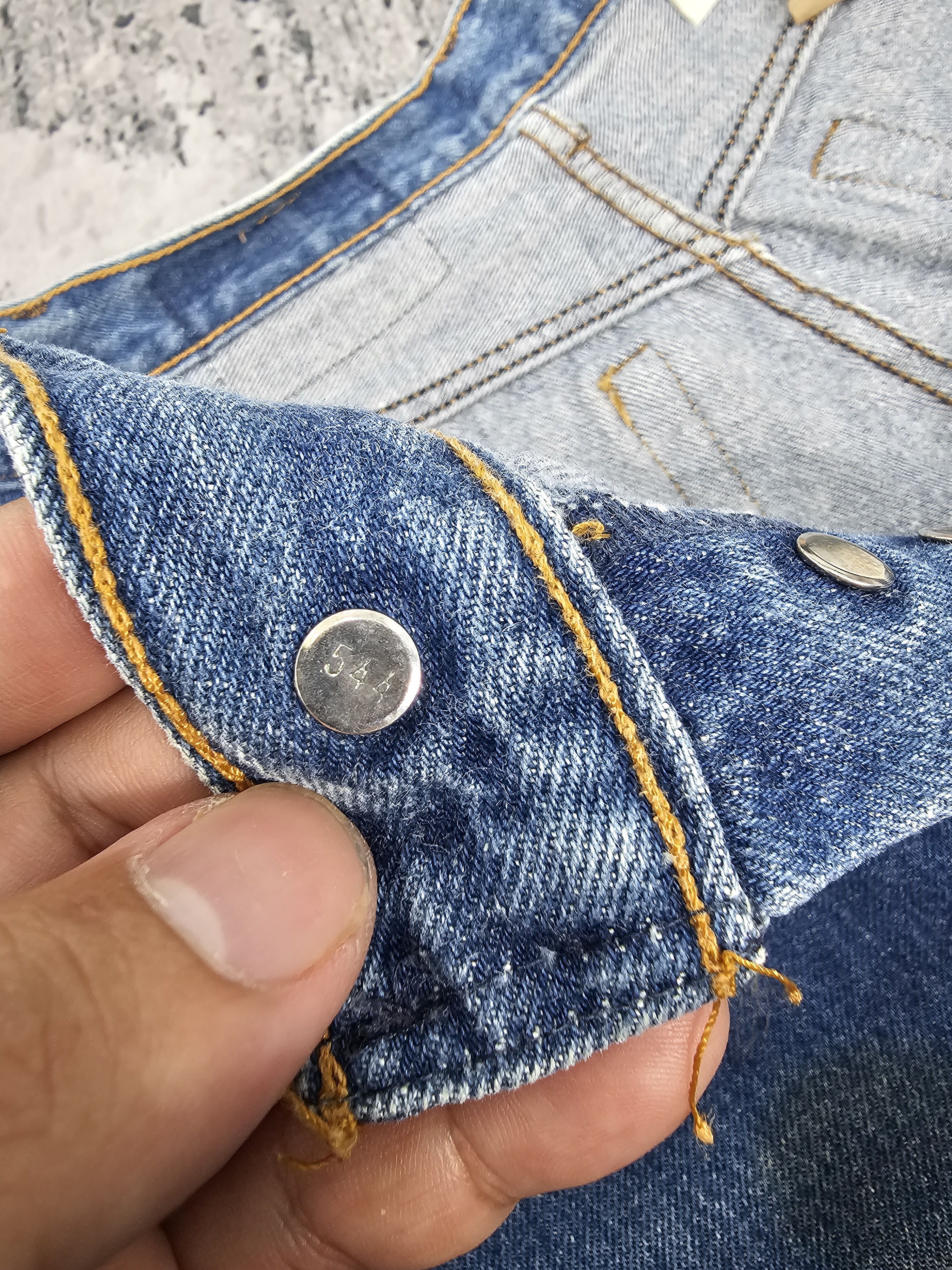 Levi's Vintage Clothing Vintage LEVIS 17501 Carrot Cut Moms Blue Jeans L0458 Size US 27 - 13 Thumbnail
