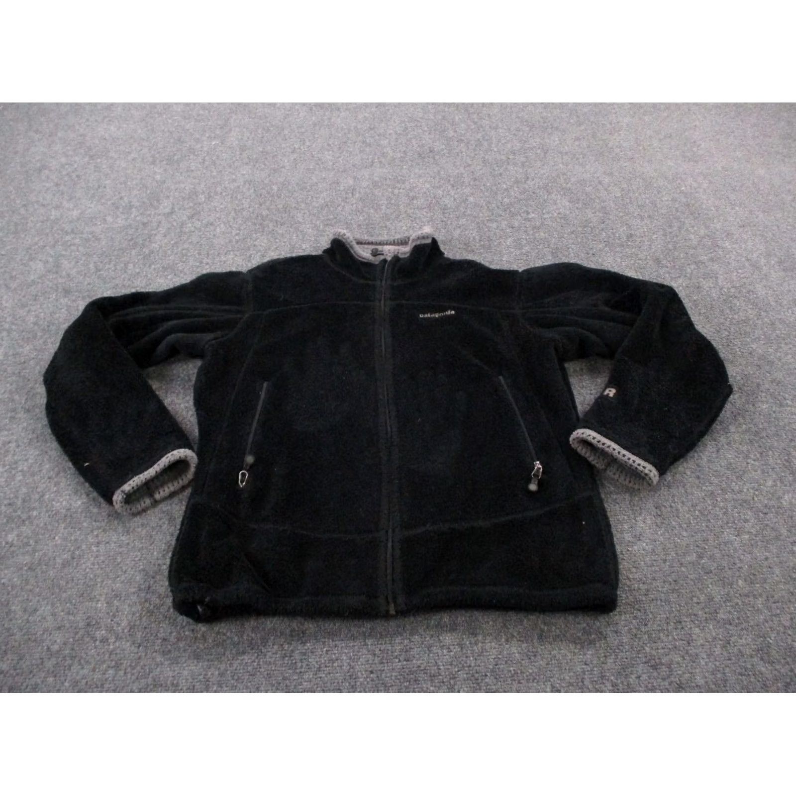 Patagonia Patagonia Sweater Womens L Black Jacket Regulator Fuzzy Fleece Outdoor Size L / US 10 / IT 46 - 2 Thumbnail