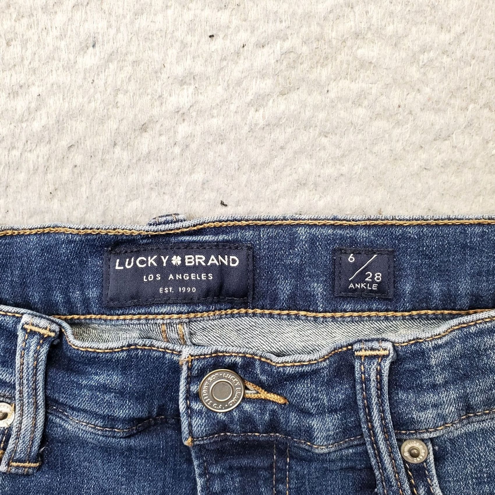 Lucky Brand Lucky Brand Jeans Women's 6 Bootcut Denim Blue 28.75" Inseam 5-Pocket Stretch Regular Size 6/28 Whiskered Vintage: No Size 28" / US 6 / IT 42 - 7 Thumbnail