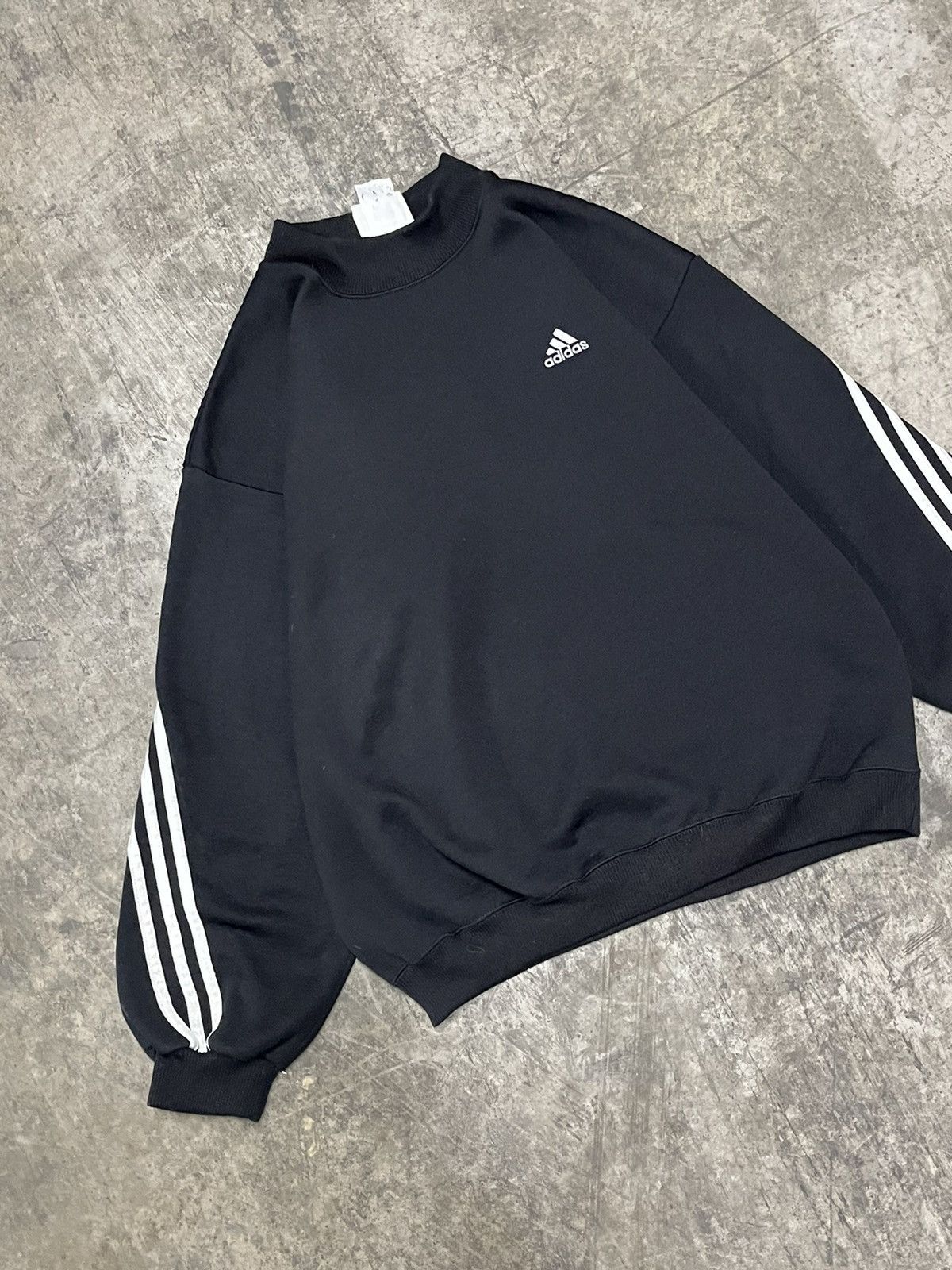 Adidas × Vintage Adidas vintage boxy fit crewneck sweatshirt hype rare sporty Size US M / EU 48-50 / 2 - 2 Thumbnail