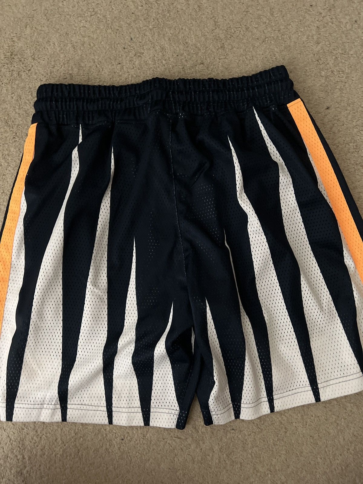 Adidas × Eric Emanuel Adidas x Eric Emanuel basketball shorts Medium Size US 32 / EU 48 - 3 Thumbnail