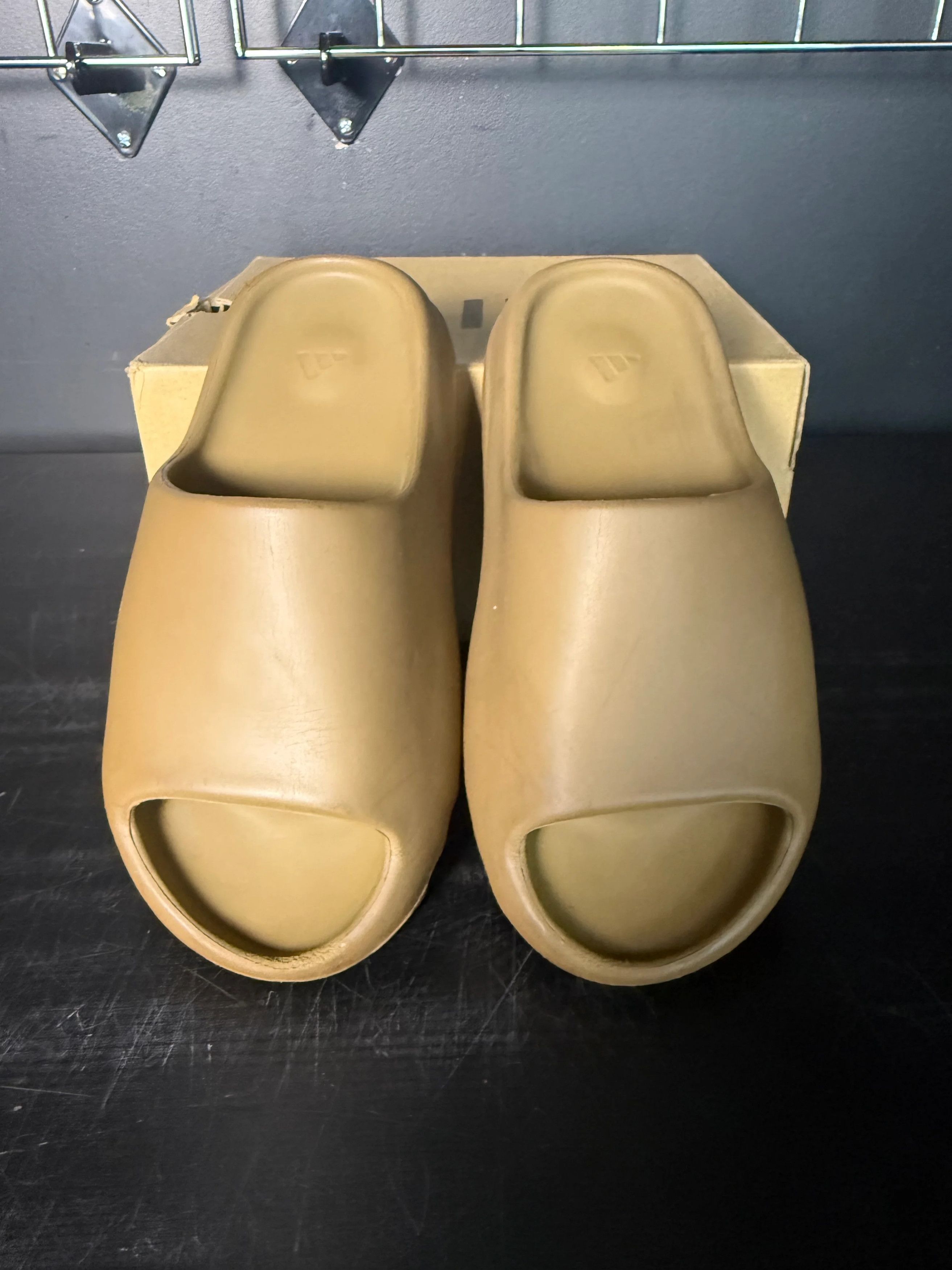 Yeezy Adidas Yeezy Slide "Core" **PRE-OWNED** - Size 6 Size US 6 / EU 39 - 3 Thumbnail
