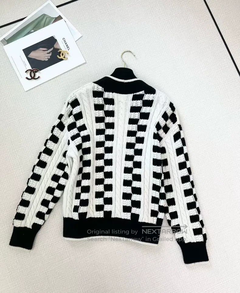 Gucci Gucci Black and white checkerboard knitted V-neck sweater Size XS / US 0-2 / IT 36-38 - 4 Thumbnail