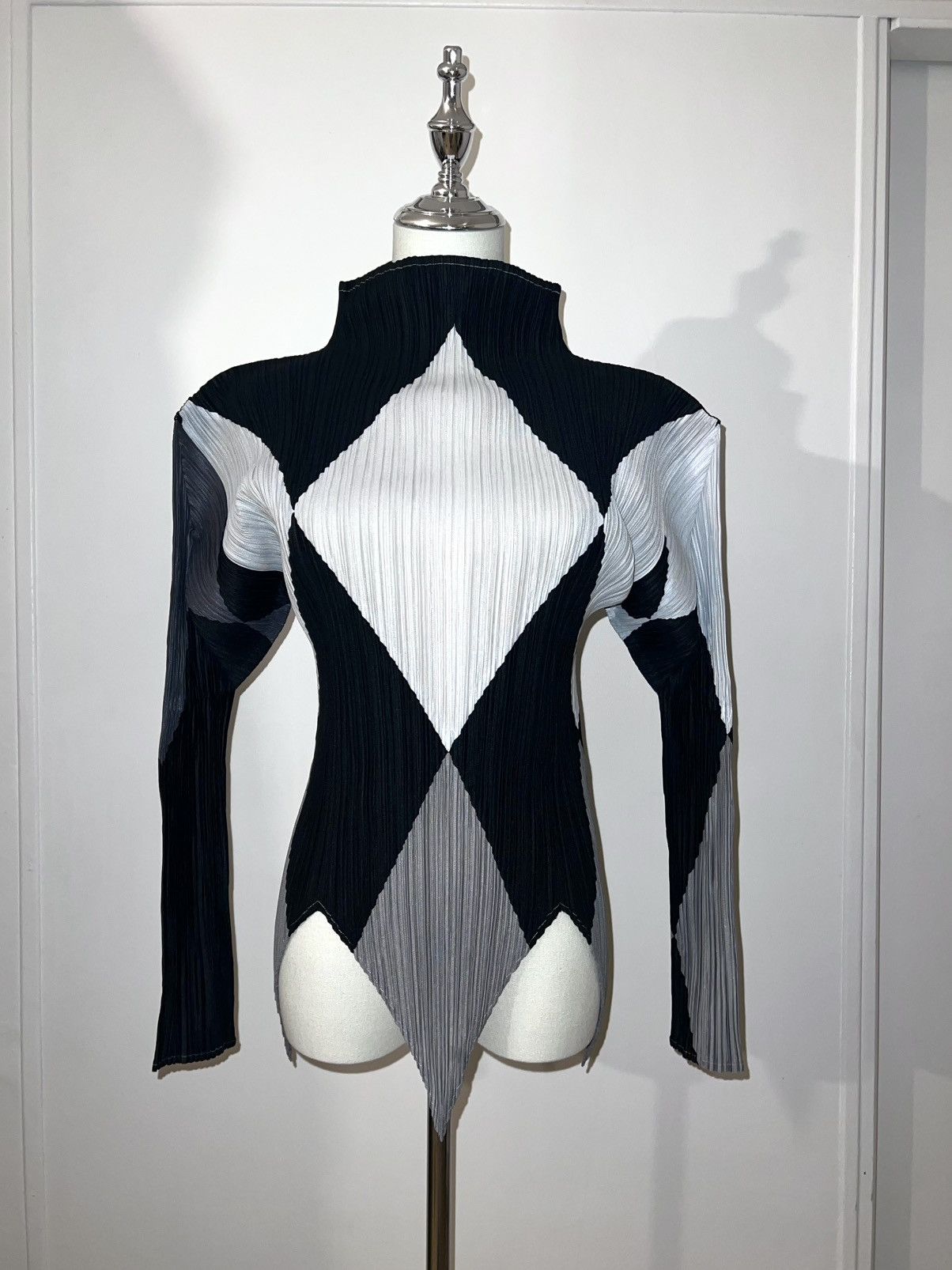 Issey Miyake Pleats Please Issey Miyake Long Sleeve Top Size M / US 6-8 / IT 42-44 - 1 Thumbnail