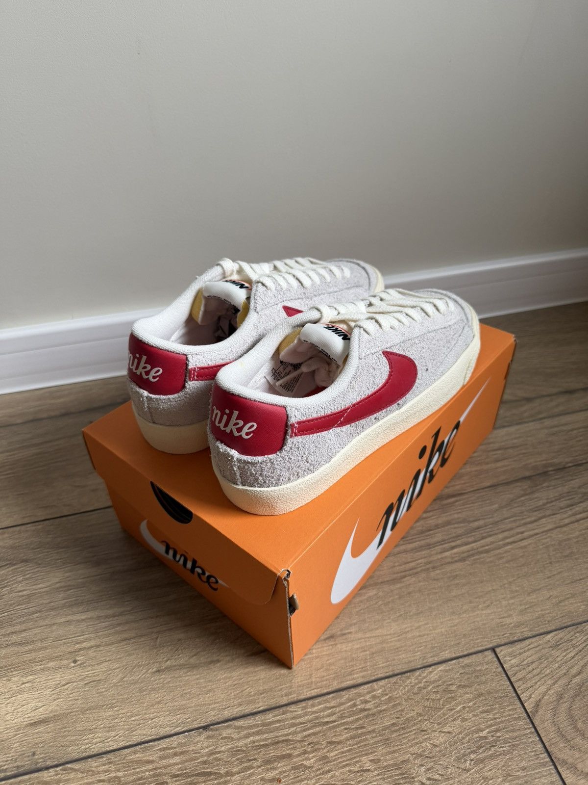 Nike Nike Blazer Low 77 Vintage Light Grey Red Size US 7 / IT 37 - 4 Thumbnail