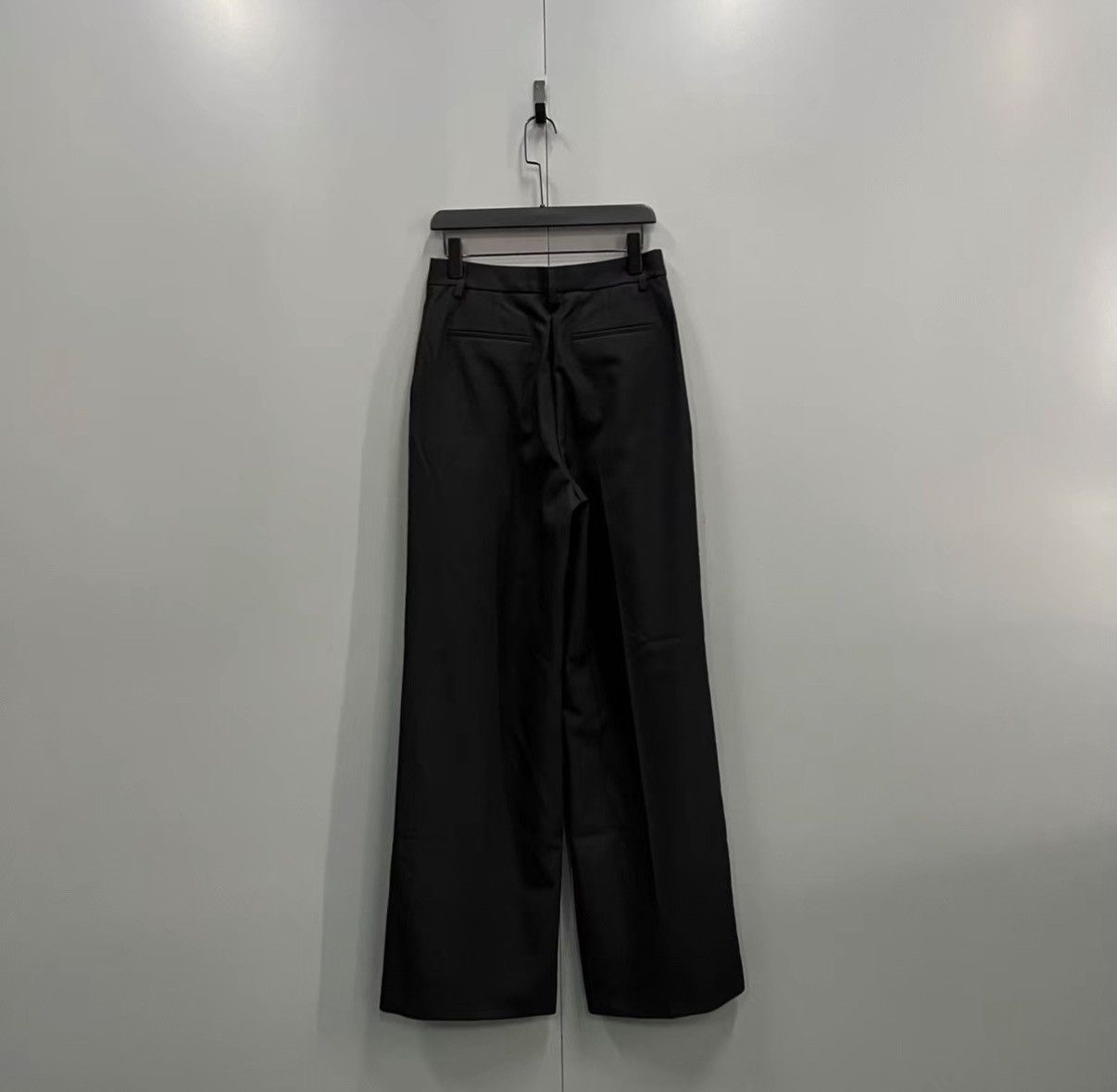 Burberry Burberry Black Wide-leg Trousers J41 Size 26" / US 2 / IT 38 - 2 Thumbnail