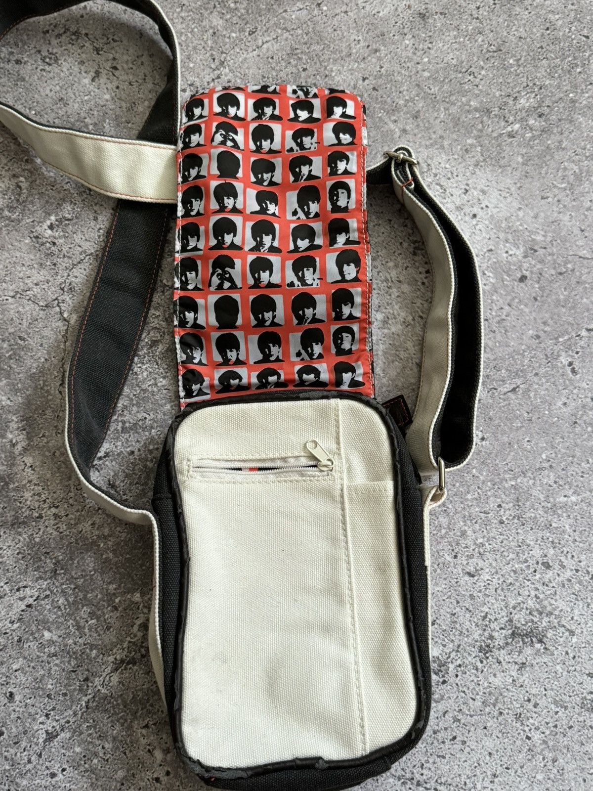 Vintage Vintage The Beatles Y2K crossbody bag Size ONE SIZE - 9 Thumbnail