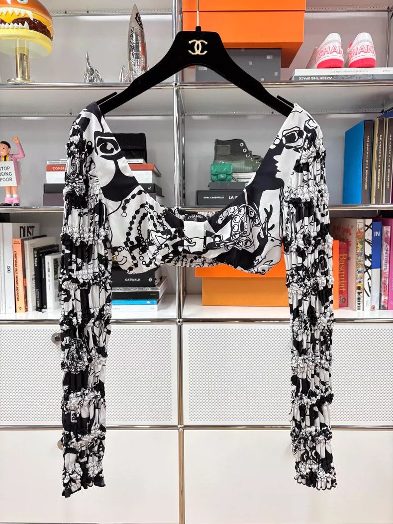 Chanel Black White Graffiti Camellia Top - dmc