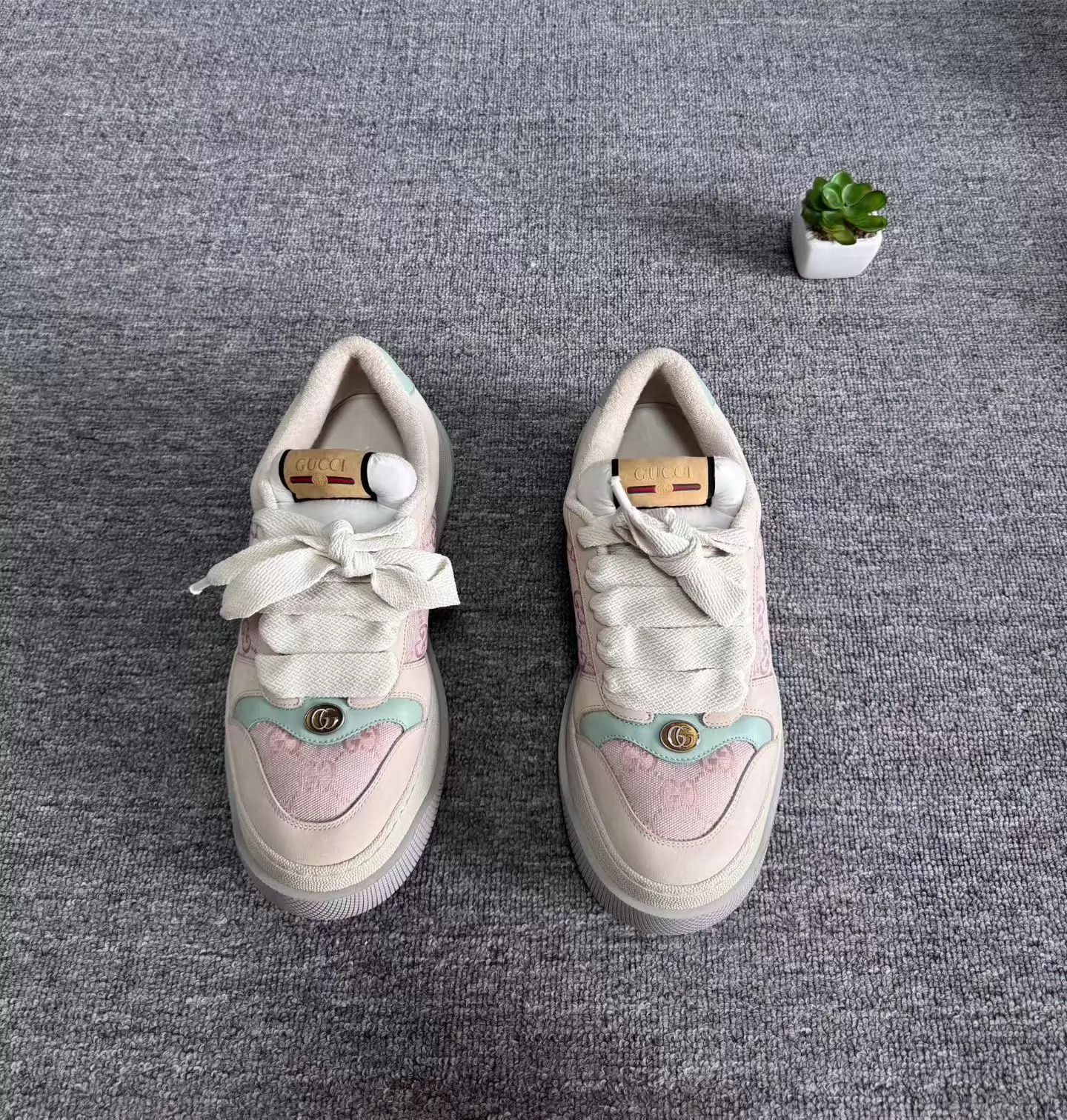 Gucci Gucci shoe 40.5 like new original box no side tag full tread Size US 7.5 / EU 40-41 - 5 Thumbnail