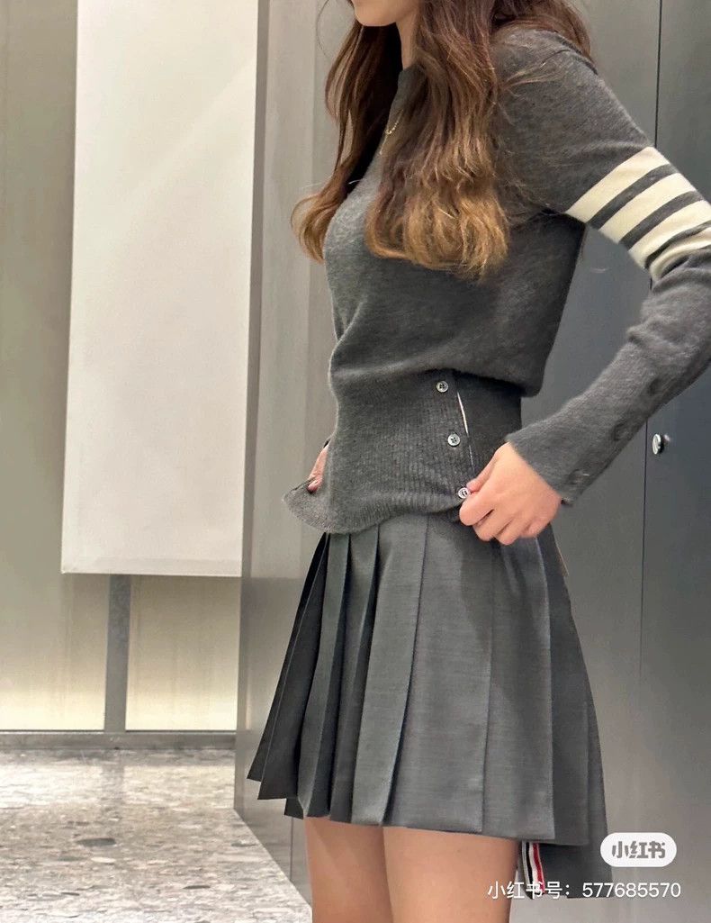 Thom Browne Thom browne Pleated skirt skirt 2503-Nextarrow Size 27" / US 4 / IT 40 - 9 Thumbnail