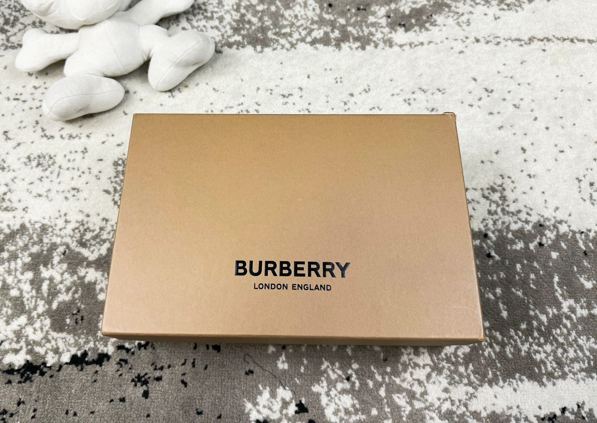 Burberry Burberry check shoes new eur 37 Size US 6.5 / IT 36.5 - 1 Thumbnail