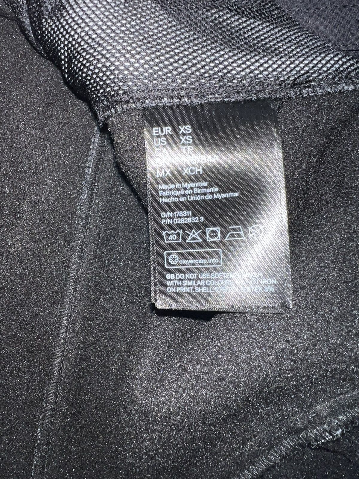 H&M Black Camo Jacket Size US XS / EU 42 / 0 - 3 Thumbnail