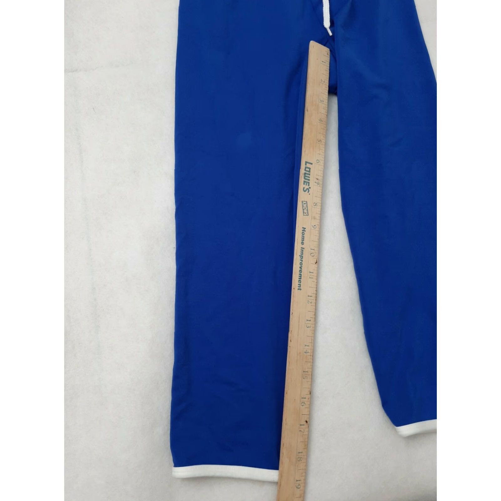 Everlast Everlast Workout Outfit top and pants blue and white womens nylon petite small S Cropped Inseam 19 Waist 20 PS/ Petite Womens Activewear Nylon Shorts? Size S / US 4 / IT 40 - 4 Thumbnail