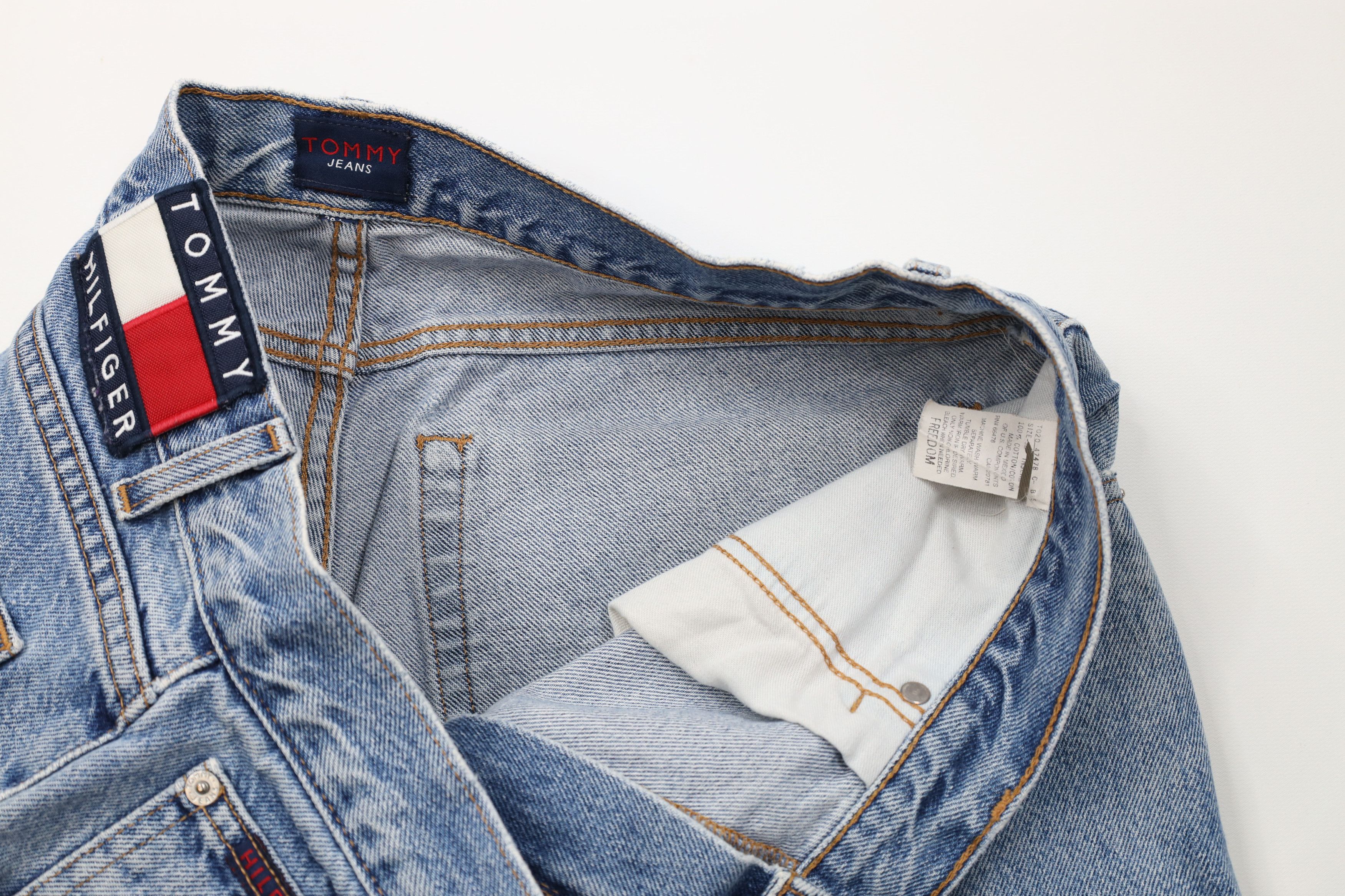 Tommy Hilfiger Vintage 90s Tommy Hilfiger Baggy Relaxed Fit Denim Jeans Size US 38 / EU 54 - 10 Thumbnail
