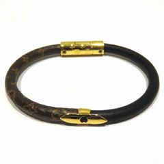 LOUIS VUITTON Bracelet Bangle Chain Forever Young LV M69584 Gold GP  authentic