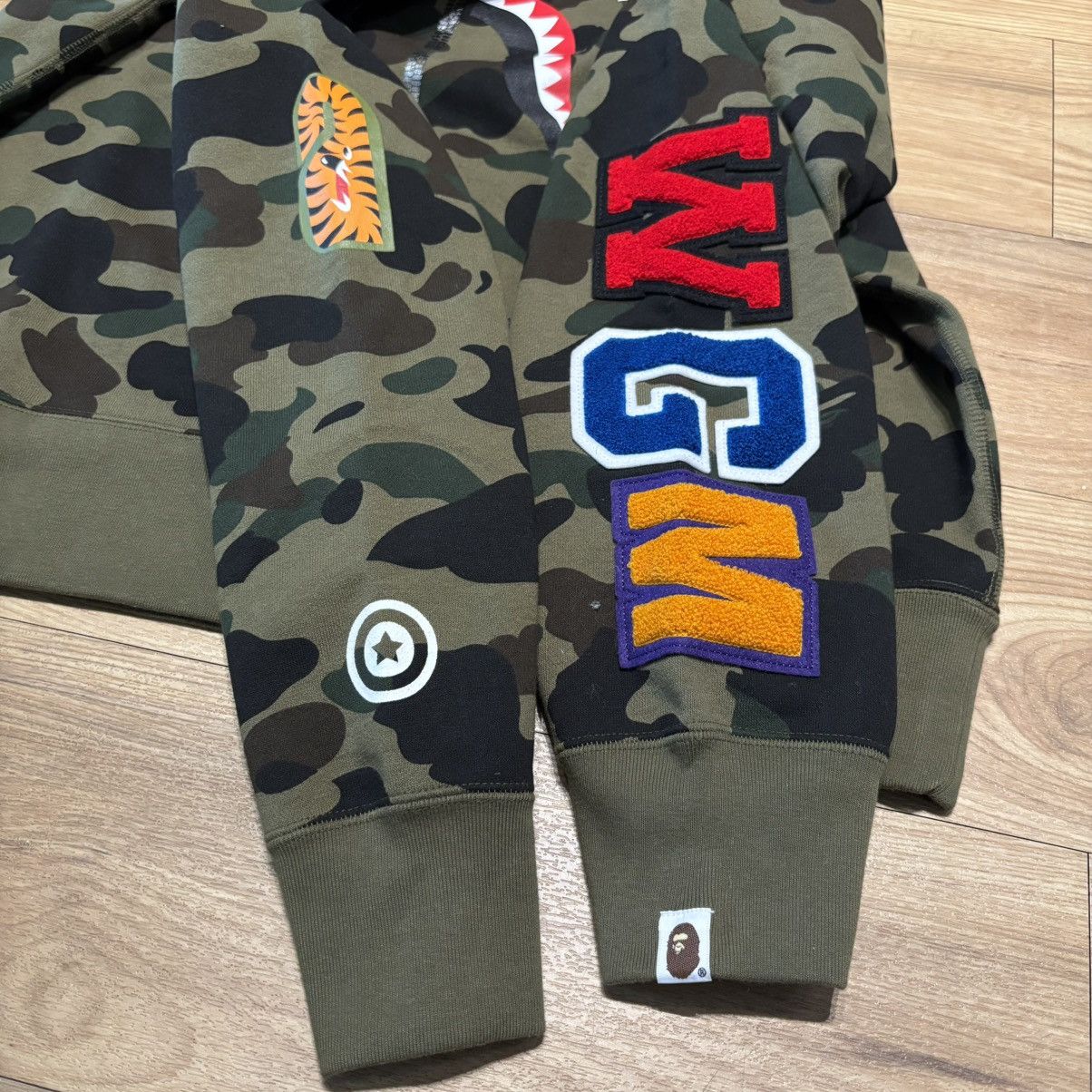 Bape Bape 1st Camo Shark Crewneck Size US XXL / EU 58 / 5 - 4 Thumbnail
