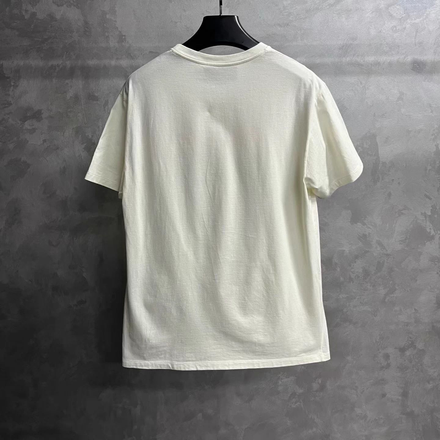 Gucci Gucci Beige Logo Print Crewneck Short-Sleeve T-shirt M Size US M / EU 48-50 / 2 - 2 Thumbnail