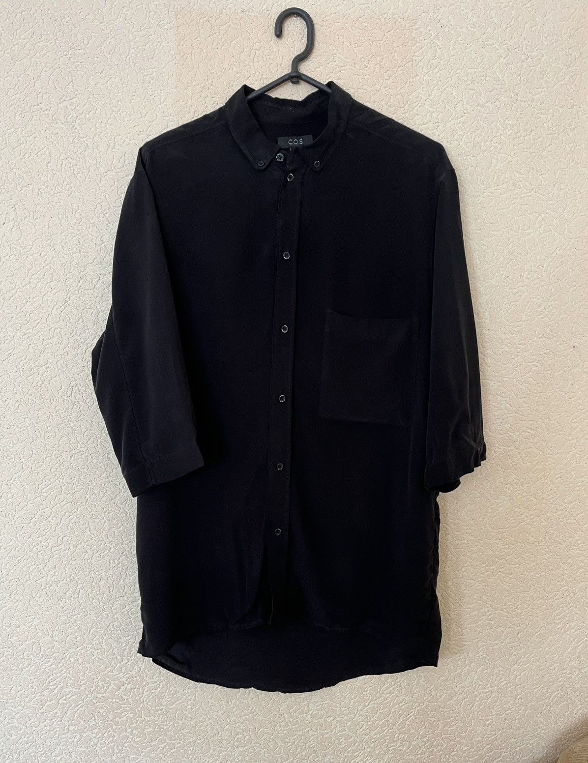 Cos COS Silk Shortsleeve Shirt With Buttons Size US M / EU 48-50 / 2 - 1 Thumbnail