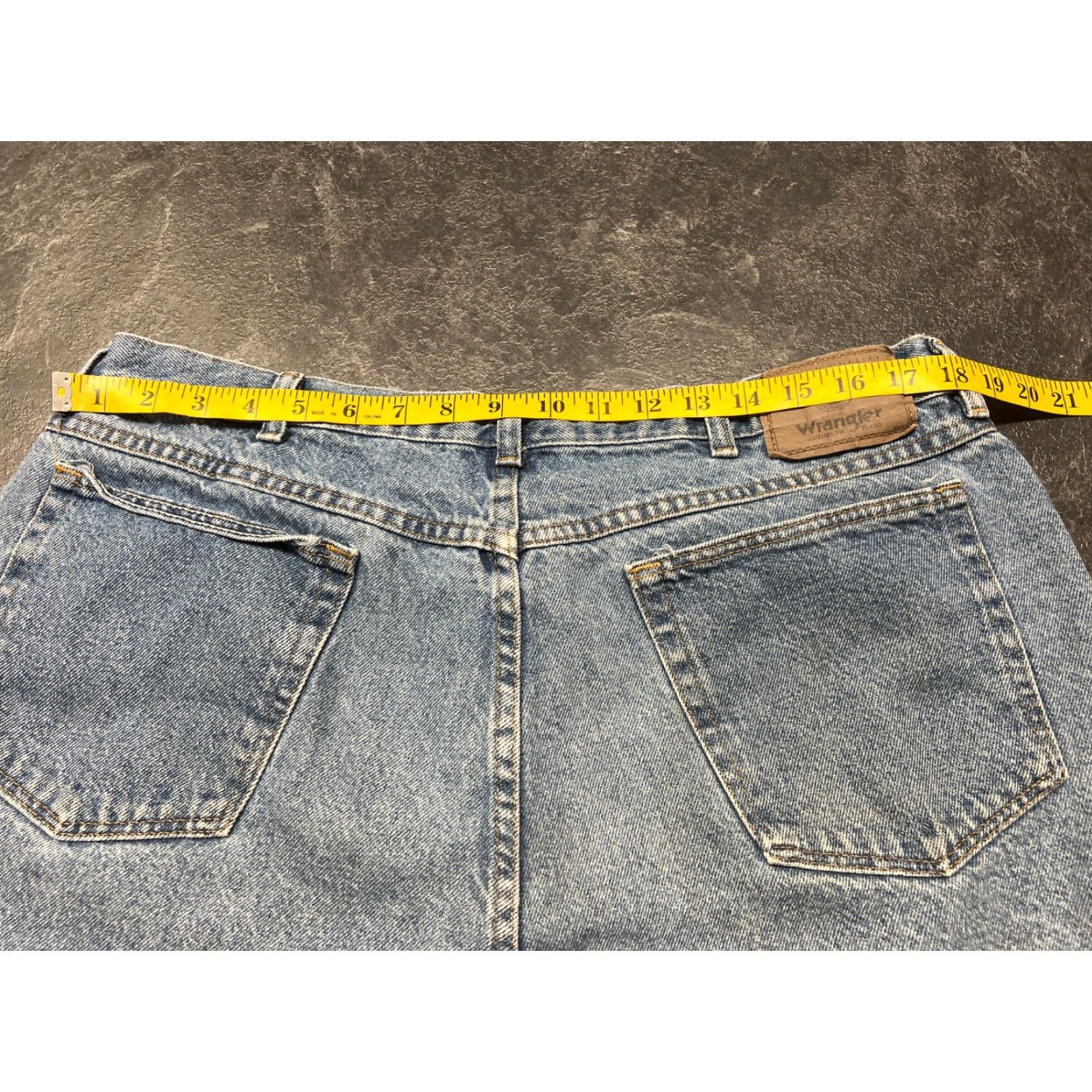 Wrangler VINTAGE Wrangler Denim Shorts Men’s 38 Casual Cotton High Rise Blue 10in Inseam Size US 38 / EU 54 - 3 Thumbnail