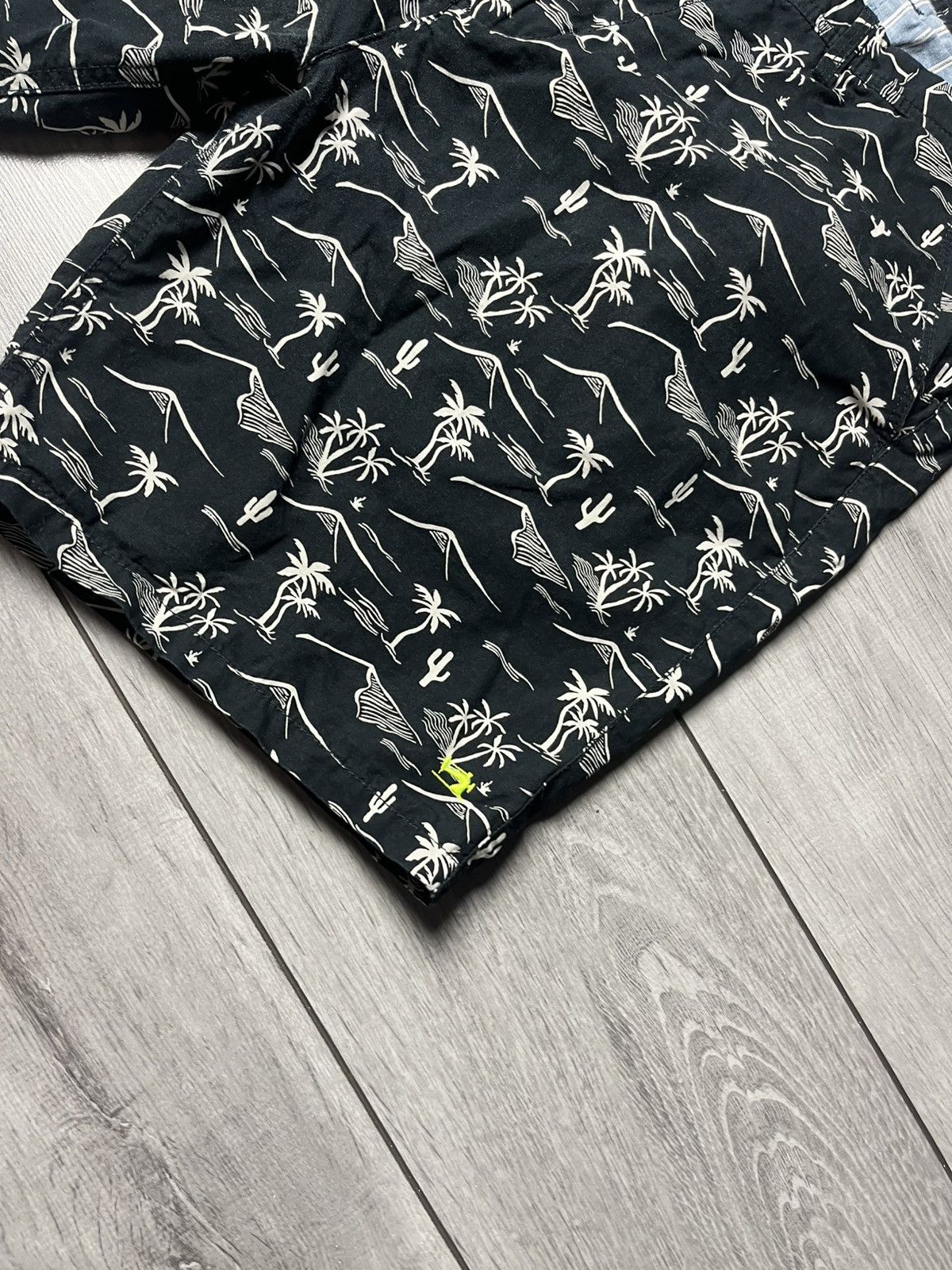 Scotch & Soda Scotch Soda shorts hawaiian style size 33 Size US 33 - 2 Thumbnail