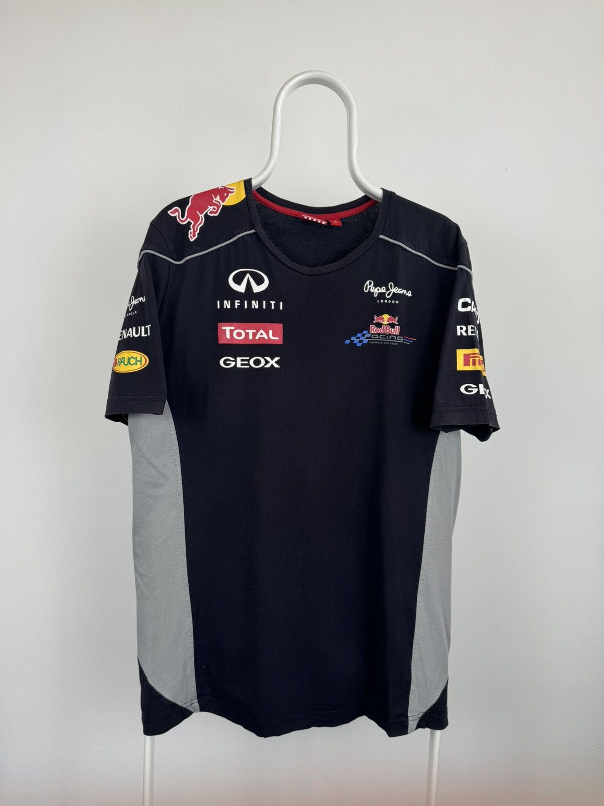 Formula 1 Pepe Jeans Red Bull Racing Formula 1 Tshirt Size US XL / EU 56 / 4 - 1 Thumbnail