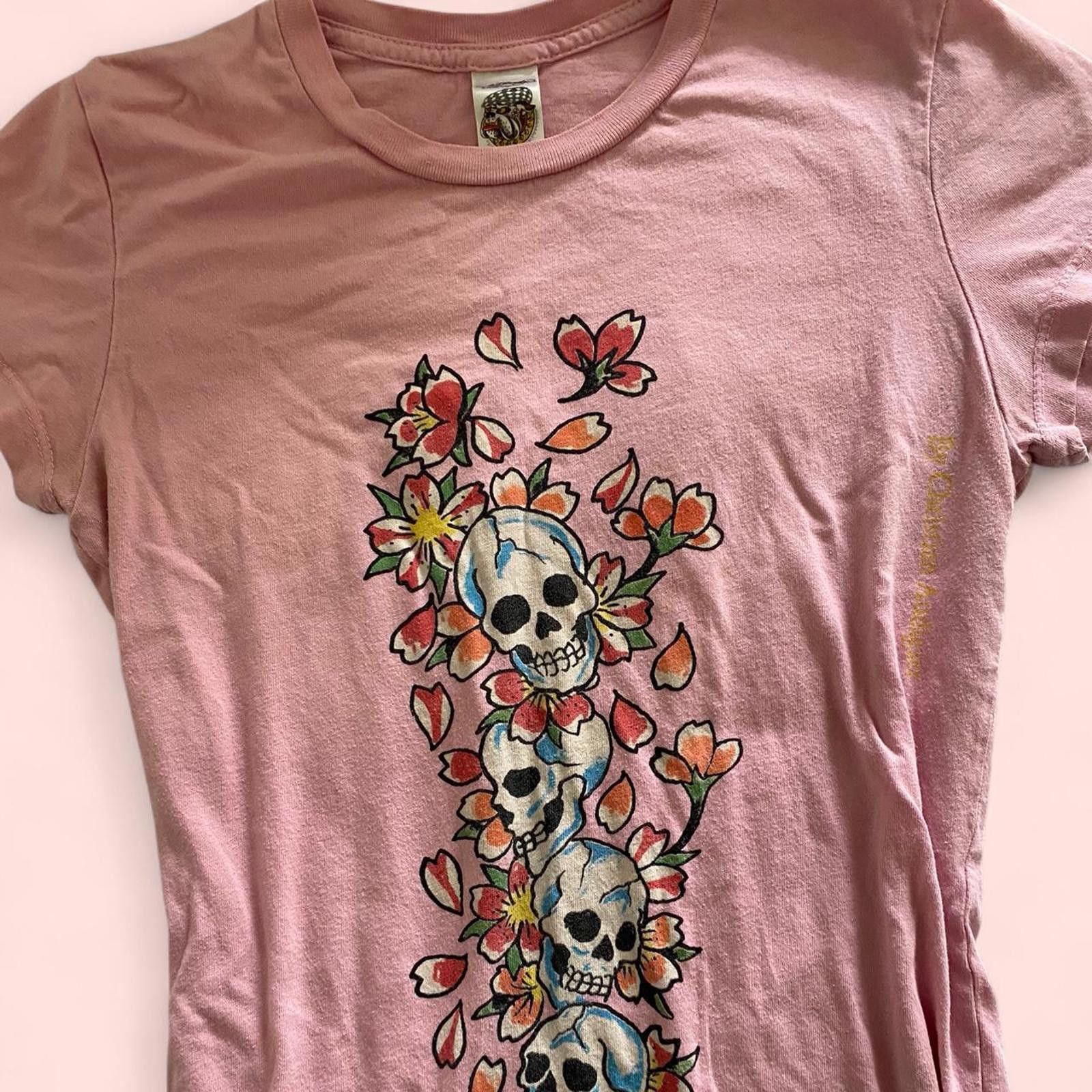 Ed Hardy Ed hardy pink baby tee top with skulls and flowers Size XS / US 0-2 / IT 36-38 - 2 Thumbnail