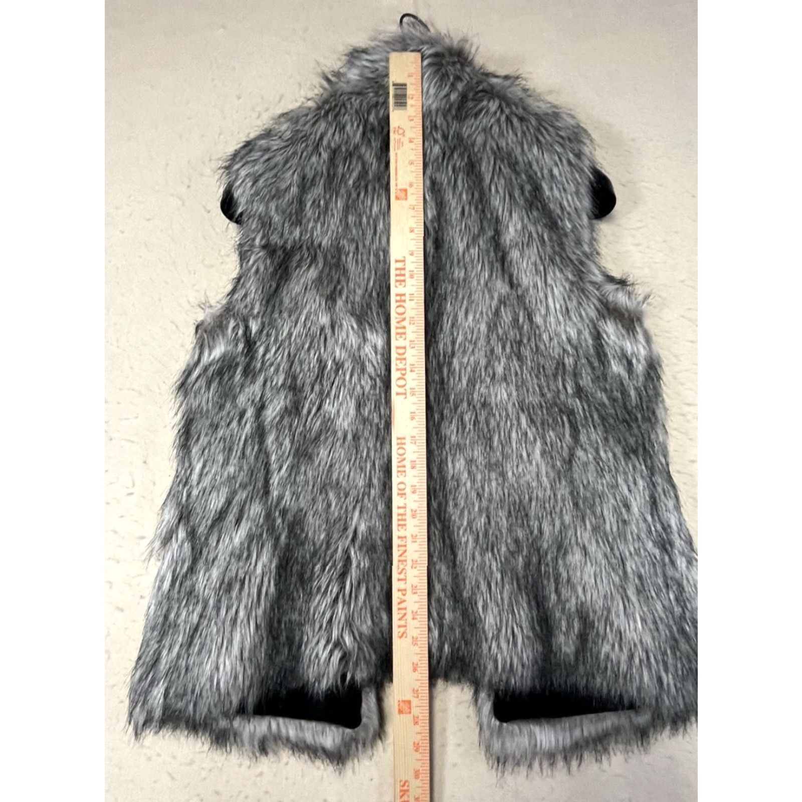 White House Black Market White House Black Market Vest Women Medium Gray Lined Faux Fur Sleeveless Wrap Hook & Eye Regular Mens Womens Girls Size M / US 6-8 / IT 42-44 - 3 Thumbnail