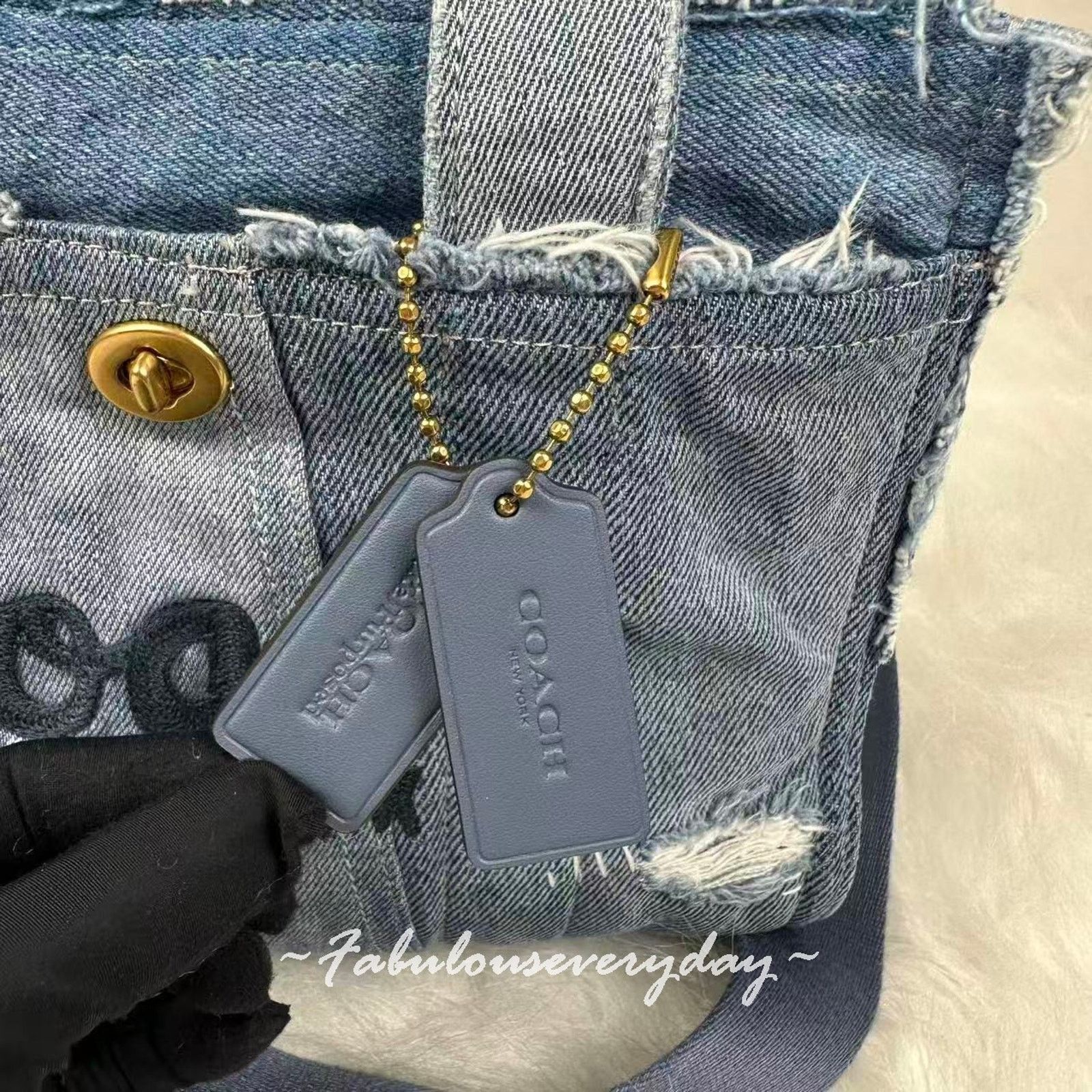 Coach Coach Cargo Tote Bag 26 Crossbody Denim Patchwork CCX13 NWT Size ONE SIZE - 6 Thumbnail