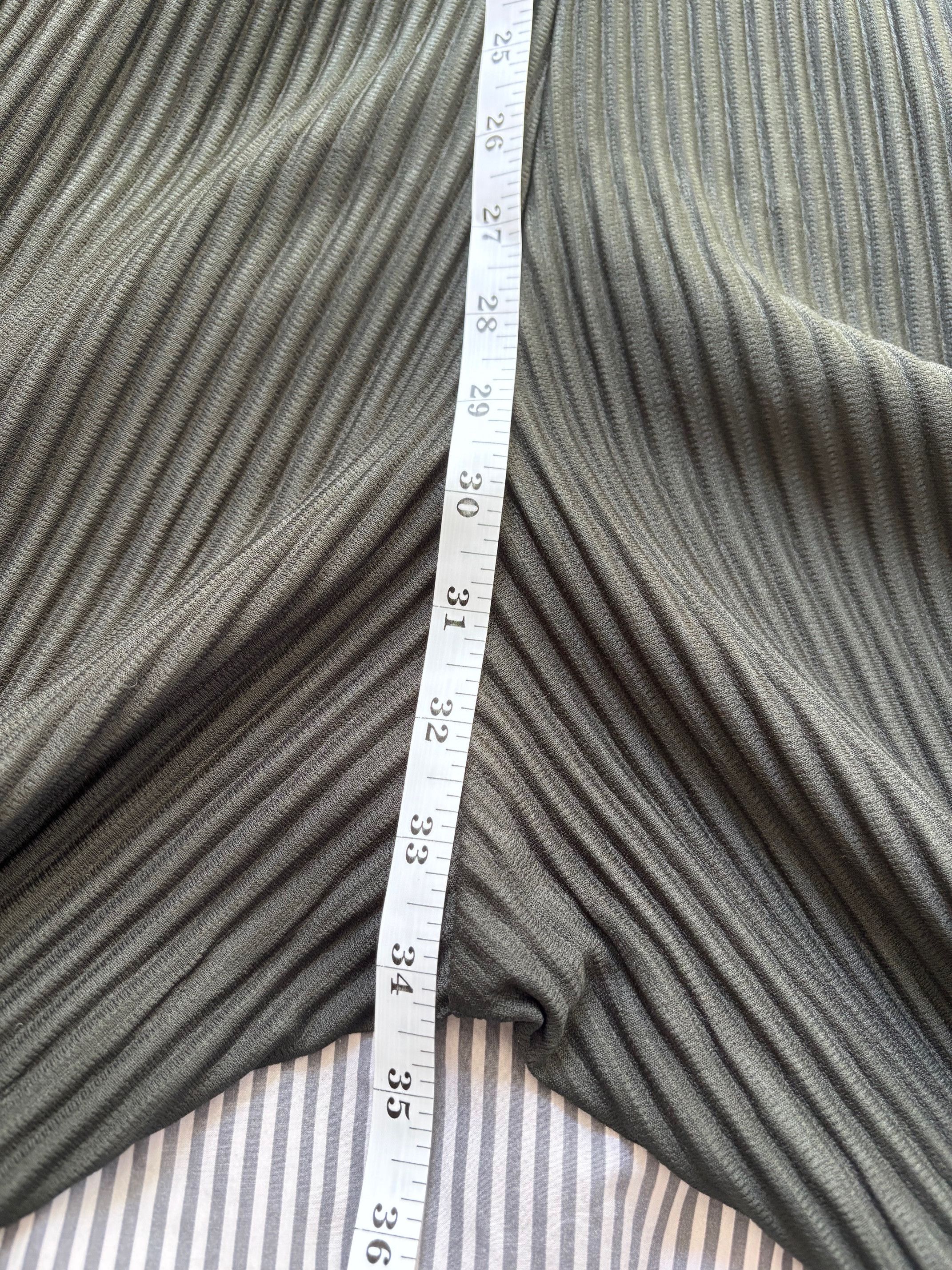 Homme Plisse Issey Miyake Homme Plisse Issey Miyake Dark Green Jumpsuit in size 1 Size US 32 / EU 48 - 6 Thumbnail