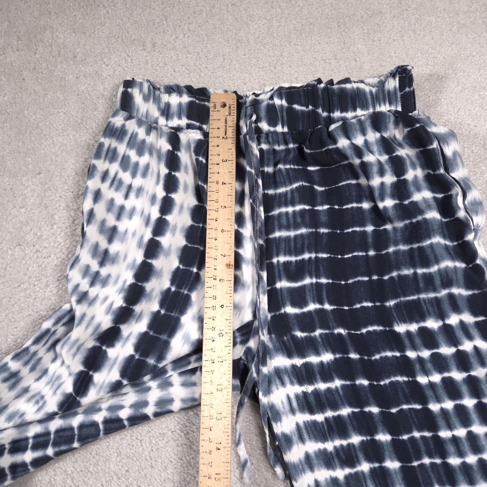 Vintage VINTAGE Cupshe Pants Womens S Blue White Tie Dye Wide Leg Rayon Lounge Beach Size 28" / US 6 / IT 42 - 7 Thumbnail