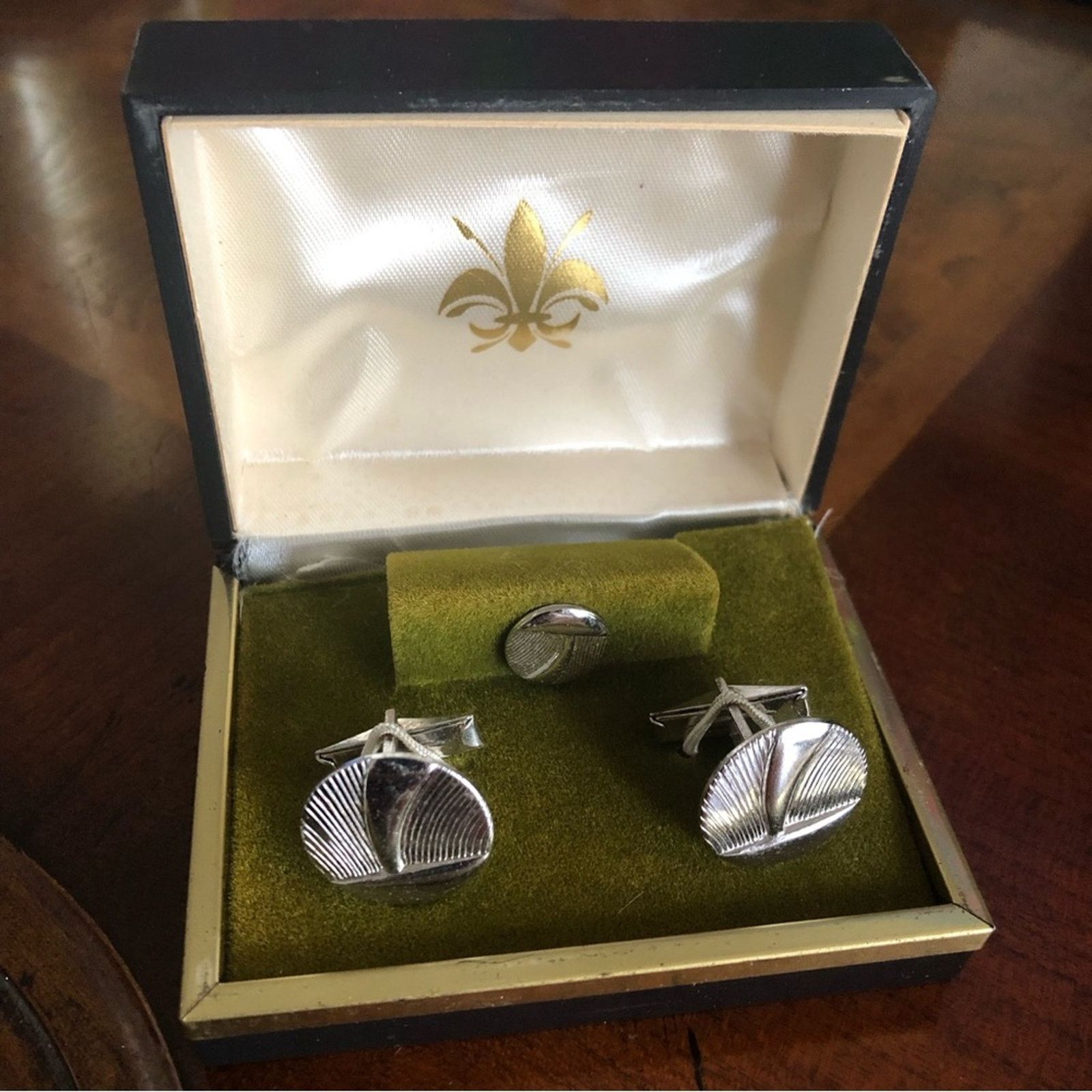 Vintage Men’s vintage cuff link and tie pin boxed set Size ONE SIZE - 1 Thumbnail