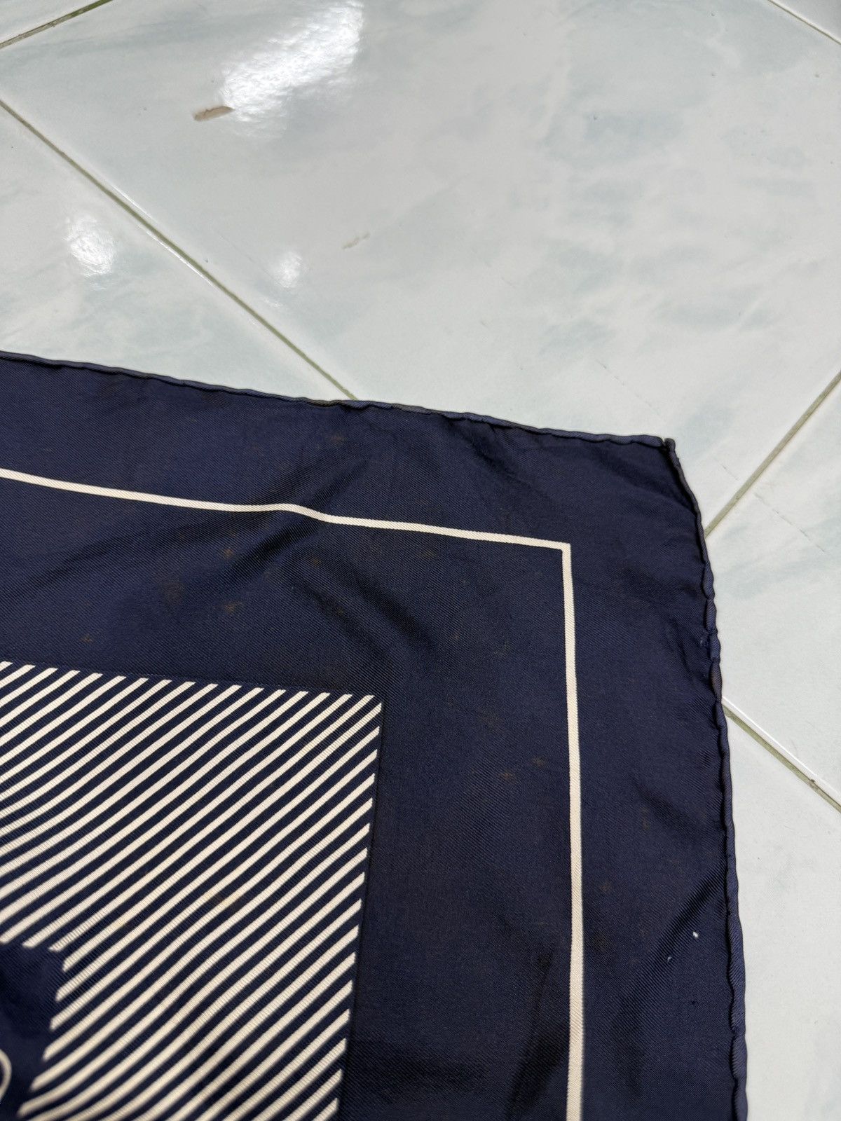 Christian Dior Monsieur 🔥🔥🔥Christian Dior silk scarf featuring a large "CD" monogram Size ONE SIZE - 8 Thumbnail