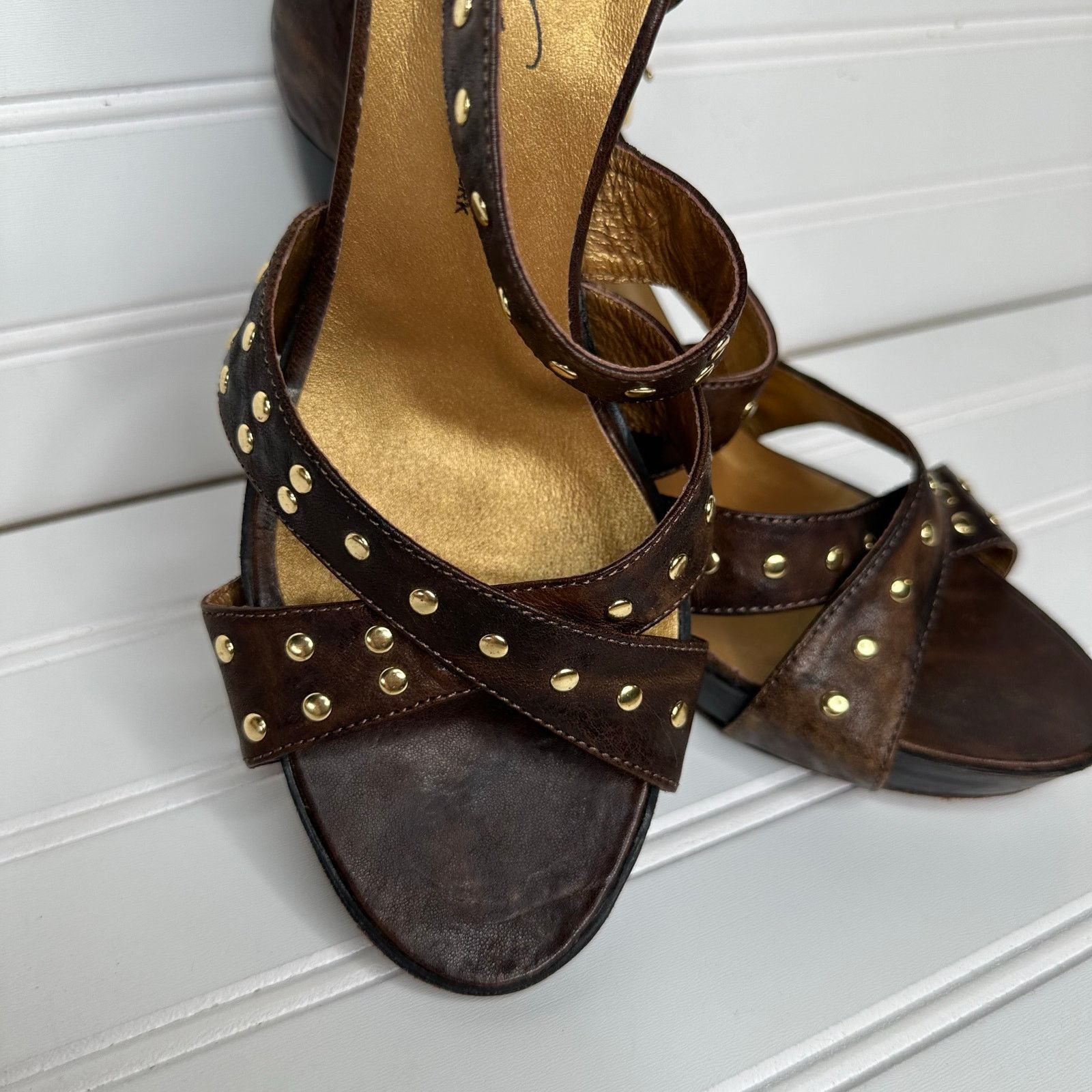 Kenneth Cole Kenneth Cole NY genuine leather brown strappy heels studded Size US 7 / IT 37 - 2 Thumbnail