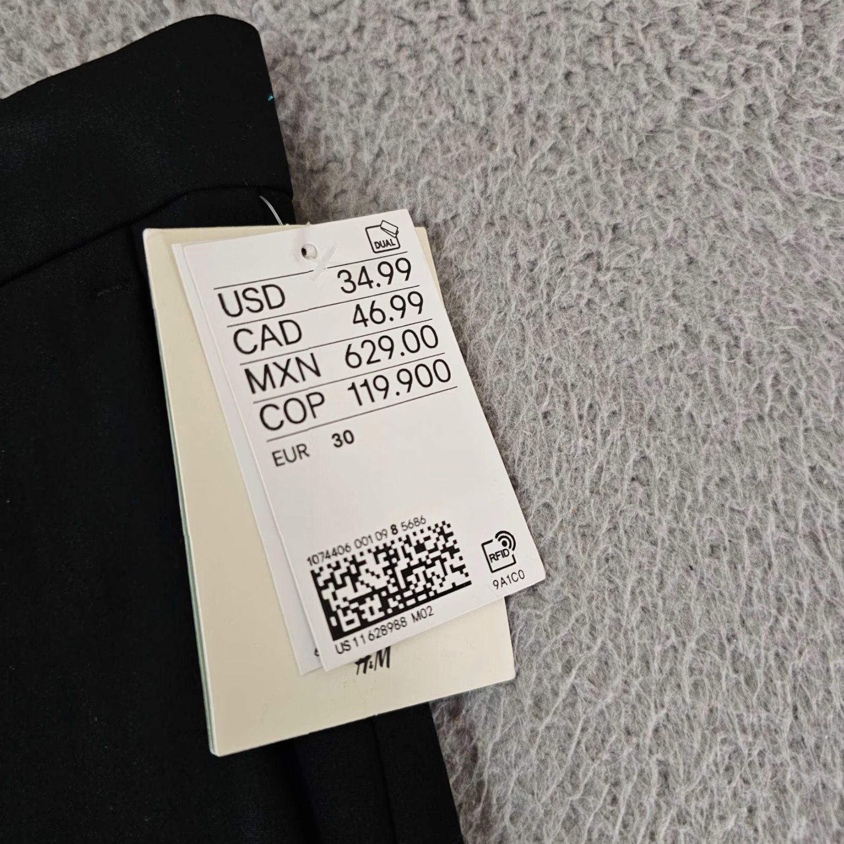 H&M H&M Dress Pants Mens 30x30 Black Slim Fit Chinos Flat Front Slacks Trousers Dress Pants Mens Slim Fit Black 30x30 Size US 30 / EU 46 - 3 Thumbnail