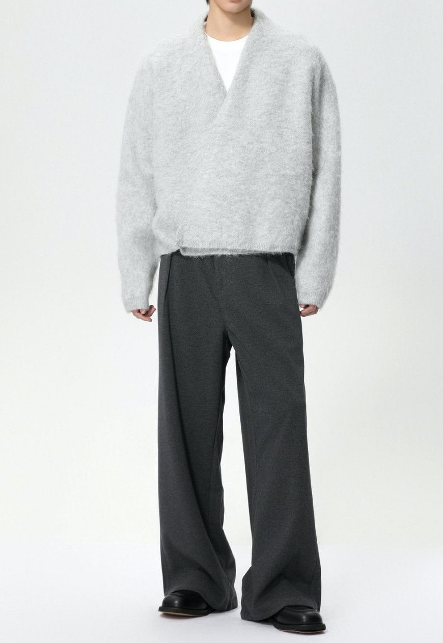 Other Men’s Solid color V-neck sweater Size US M / EU 48-50 / 2 - 4 Thumbnail
