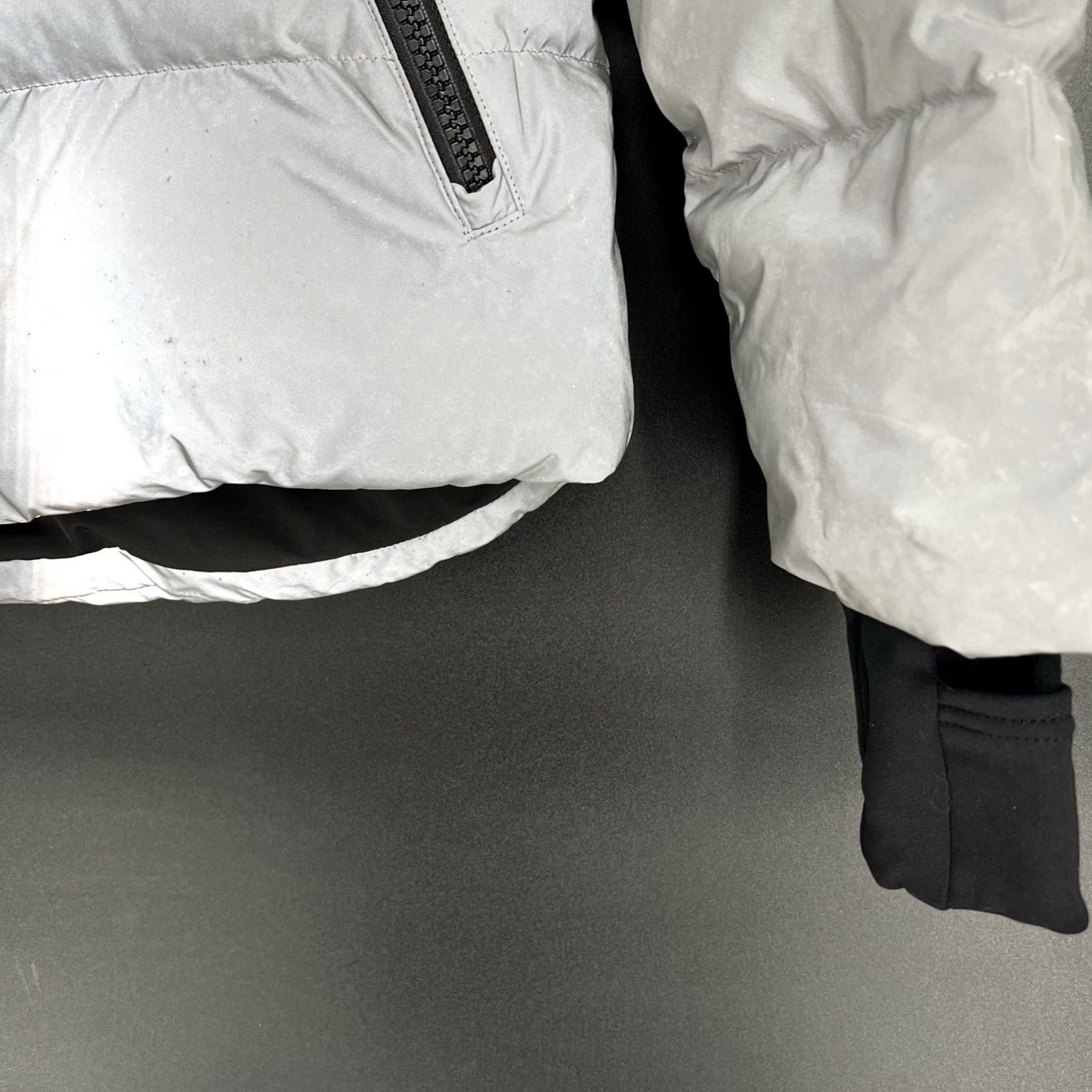 Athleta Athleta Snow Down Cropped Puffer Jacket Women’s XXS Silver Full Zip Hooded Pockets Winter Casual Shirt Jacket Womens Size XXS / US 00 / IT 34 - 4 Thumbnail