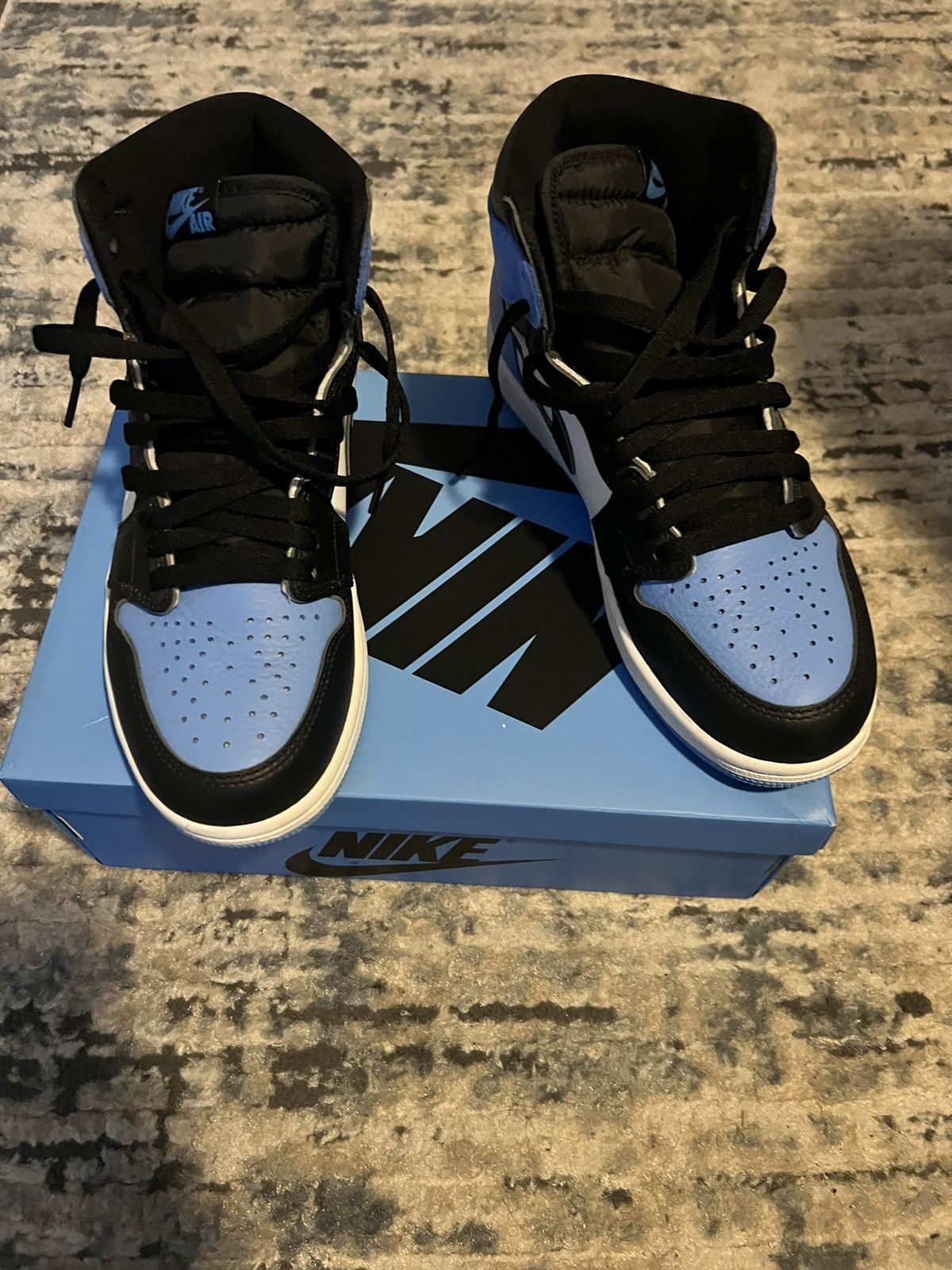 Nike Jordan 1 university blue Size US 8 / EU 41 - 1 Thumbnail