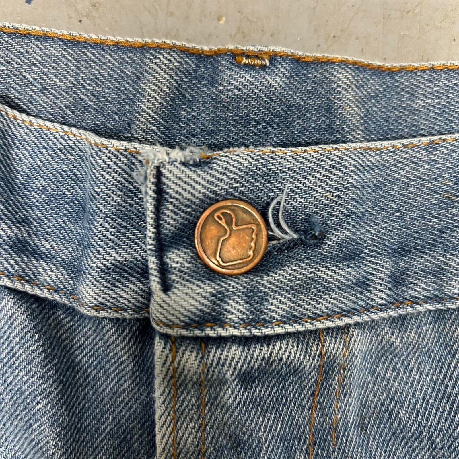 Sears VTG 70s Sears thumbs up Faded blue jeans with a relaxed fit Size US 34 / EU 50 - 2 Thumbnail