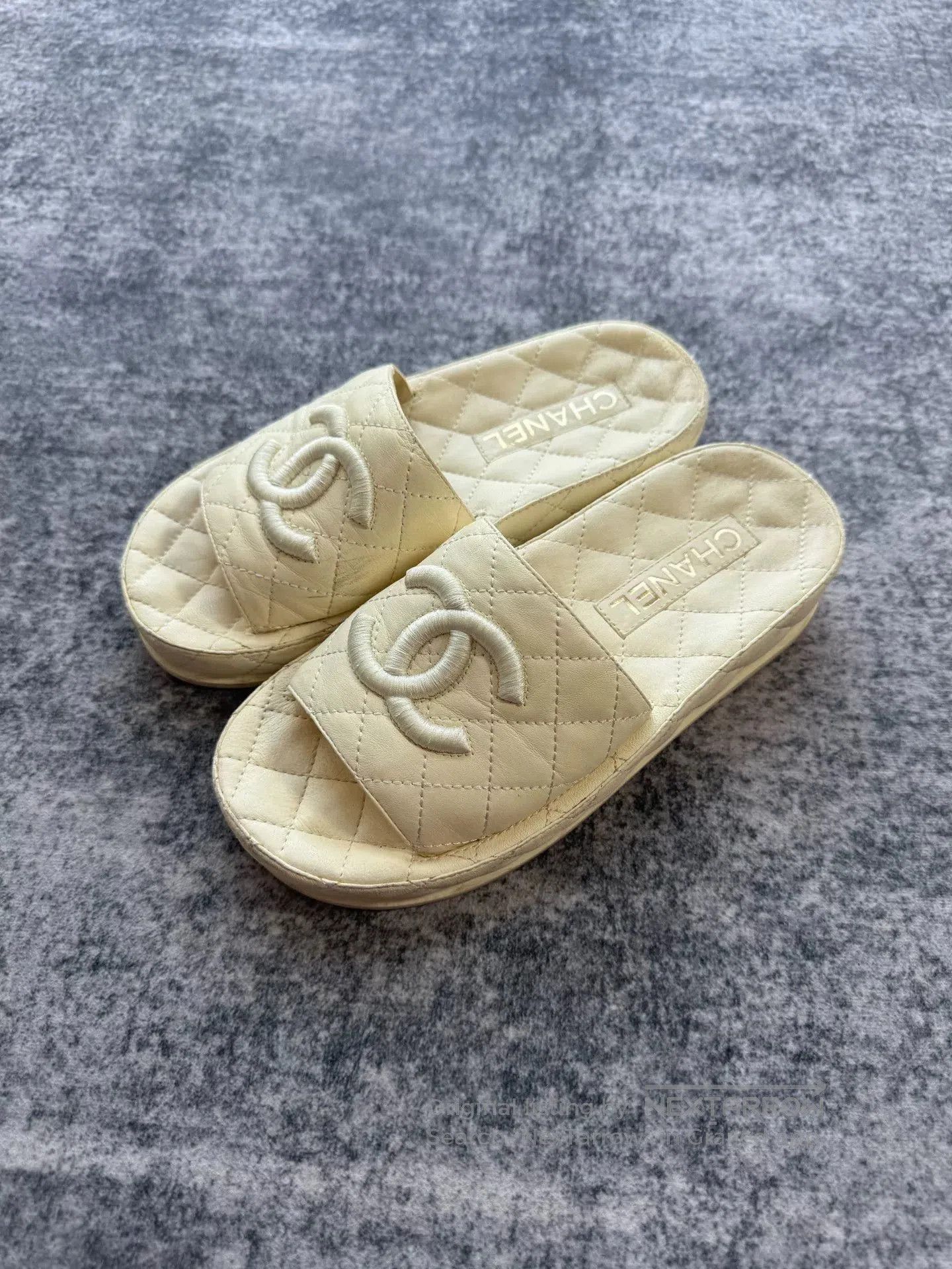 Chanel Chanel Quilted Lambskin Slippers. Size US 4 / IT 34 - 2 Thumbnail