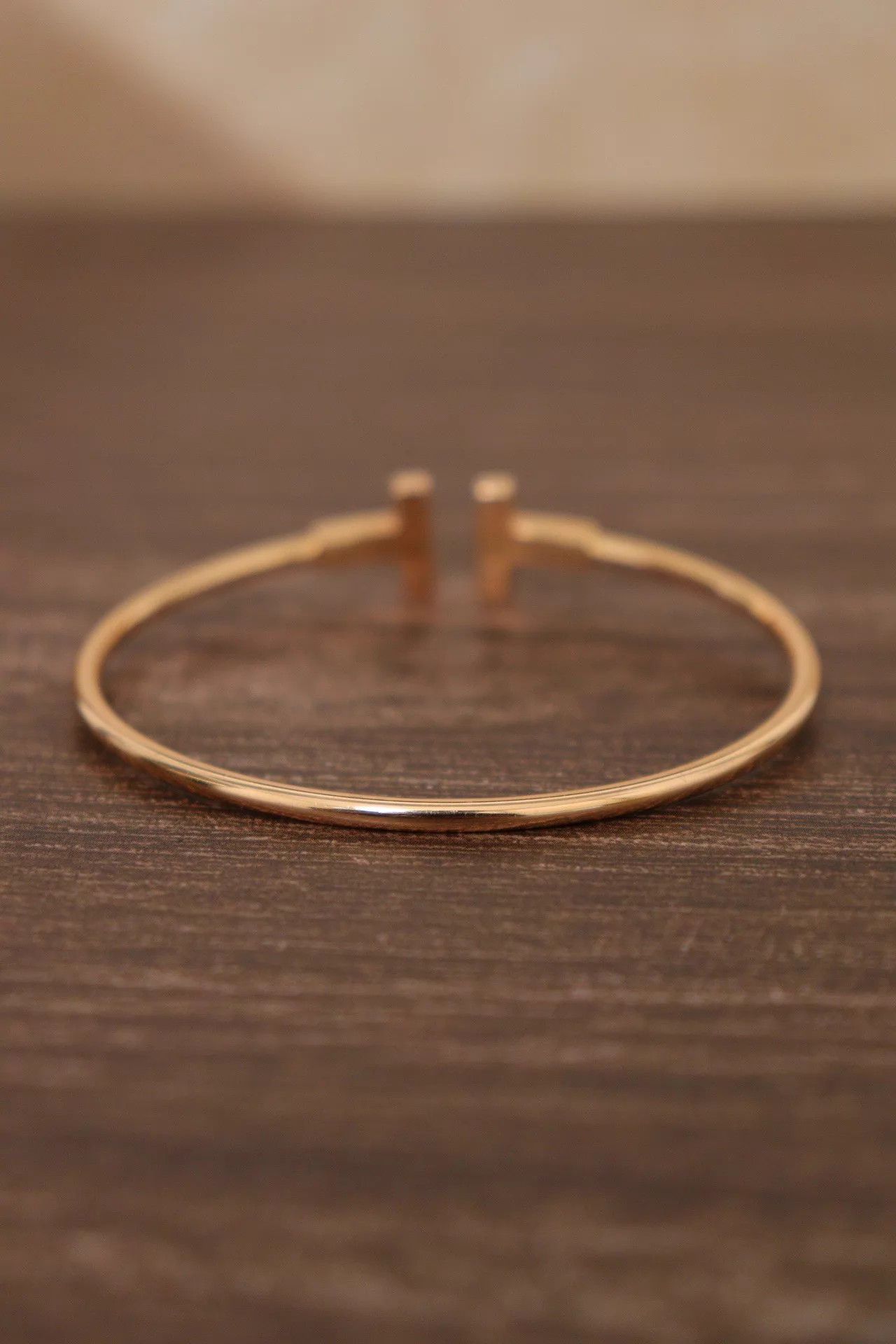 Tiffany & Co. Tiffany Double T Narrow 18K RG D MOP Bangle 15.5 Box 21Oct Size ONE SIZE - 4 Thumbnail