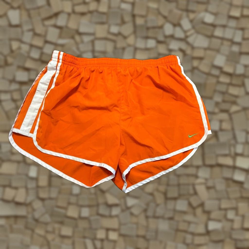 Nike Nike Shorts Women's Medium Orange Dri Fit Pull On Logo Size 32" / US 10 / IT 46 - 1 Thumbnail