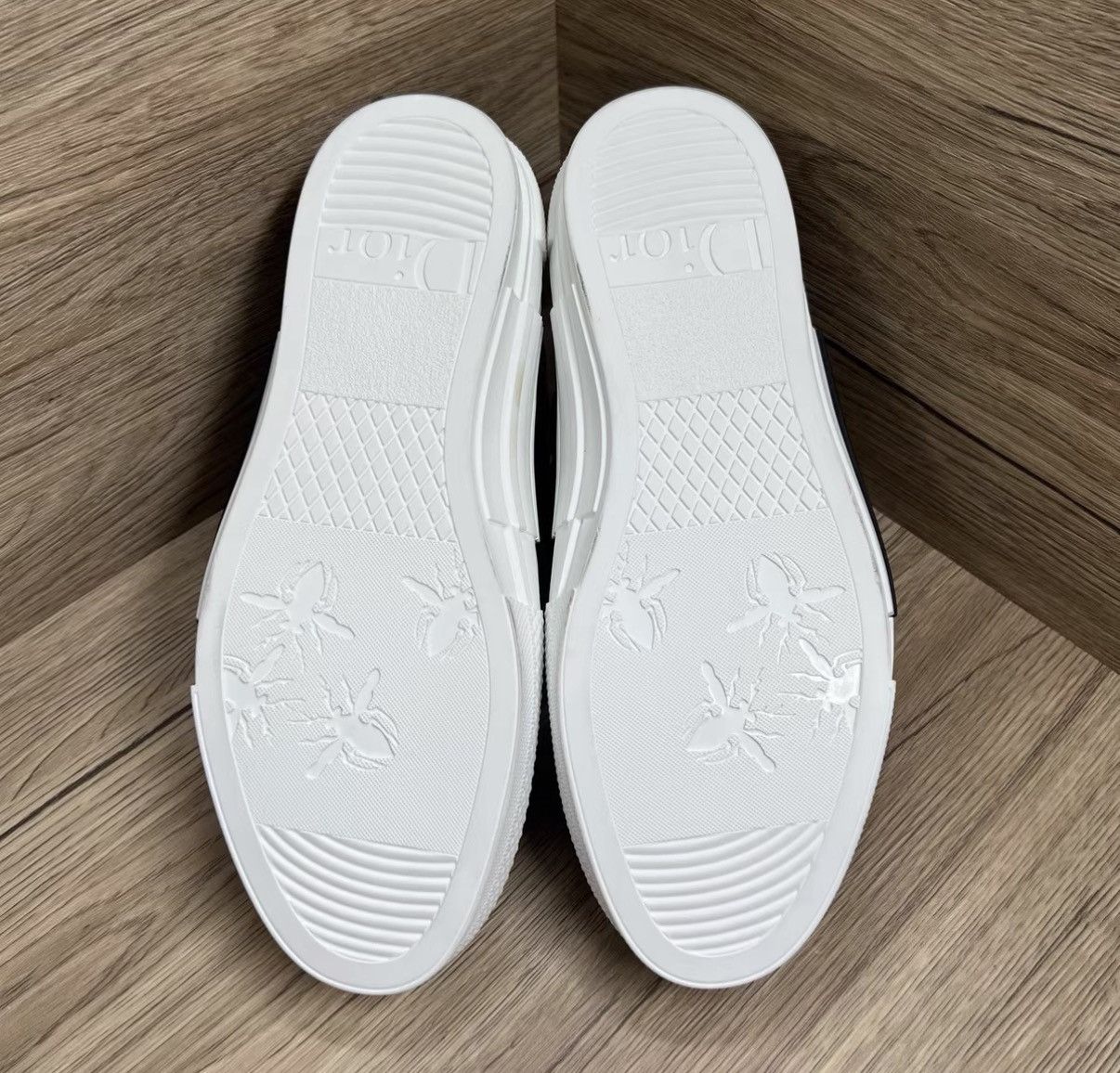 Dior Dior B23 Black & White Mesh High-Top Sneakers J41 Size US 8.5 / EU 41-42 - 4 Thumbnail