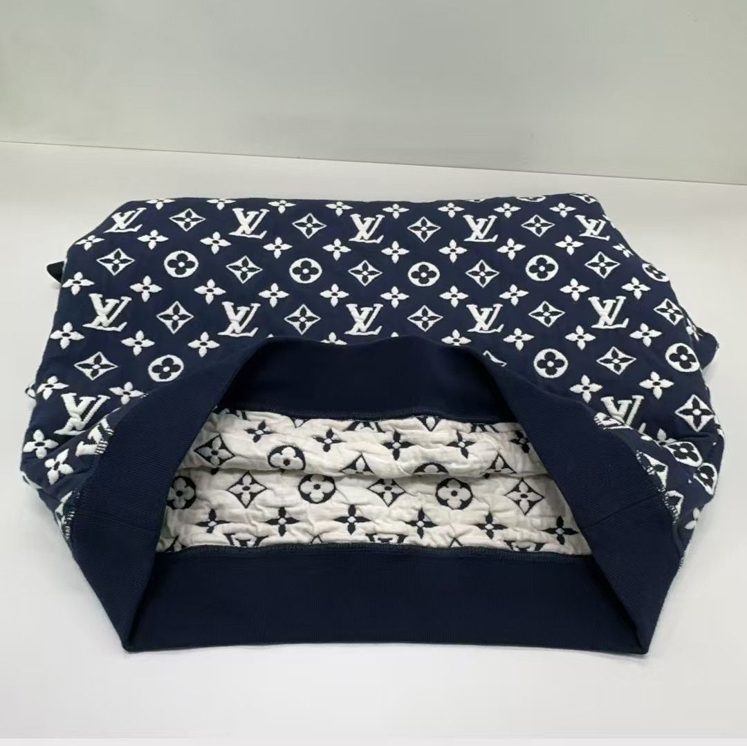 Louis Vuitton blue patterned crew neck sweatshirt from louis vuitton-yw Size US M / EU 48-50 / 2 - 3 Thumbnail