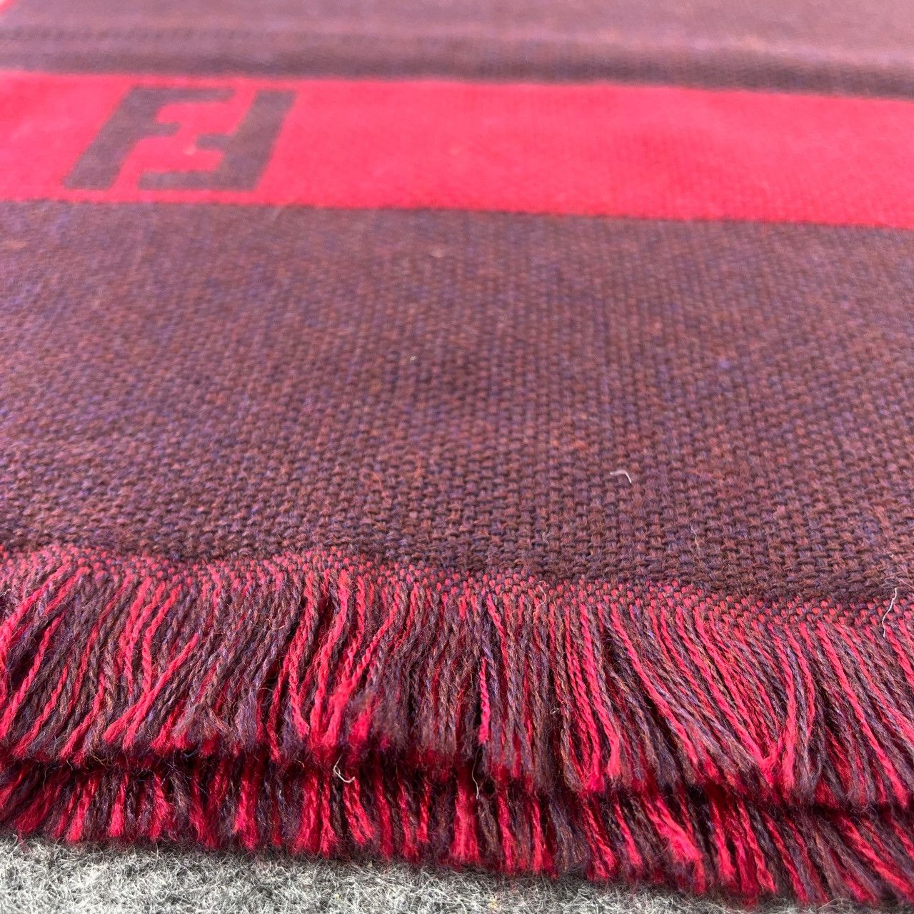 Fendi Fendi Scarf / Muffler / Neckwear T379 Size ONE SIZE - 9 Thumbnail