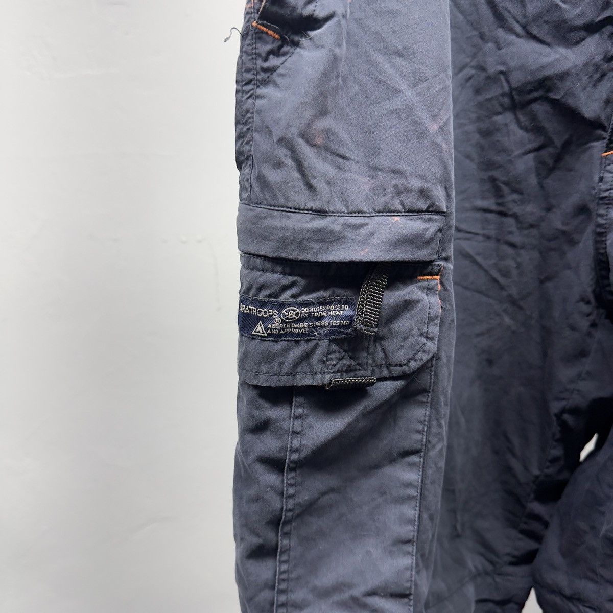 Abercrombie & Fitch Vintage Abercrombie & Fitch Paratrooper Nylon Cargo Pants Size US 29 - 15 Thumbnail
