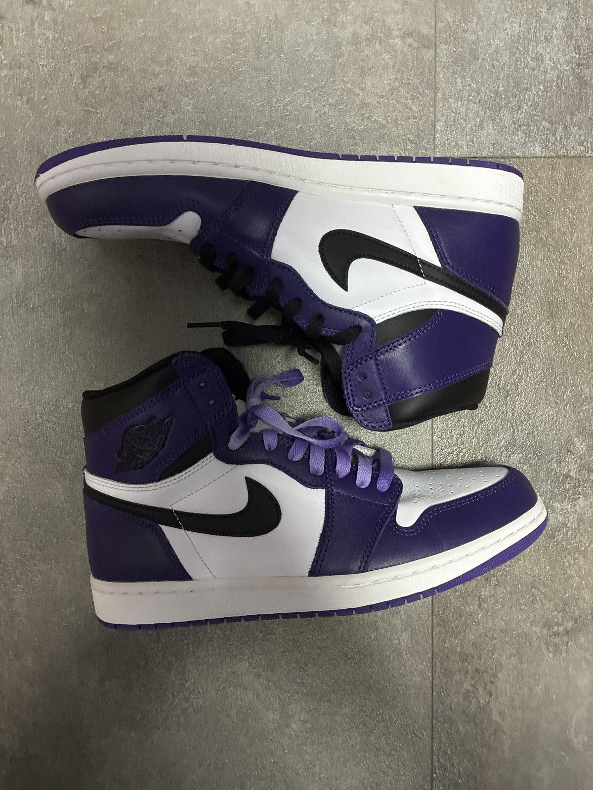 Jordan Brand Jordan 1 Court Purple Retro High Size US 9 / EU 42 - 2 Thumbnail