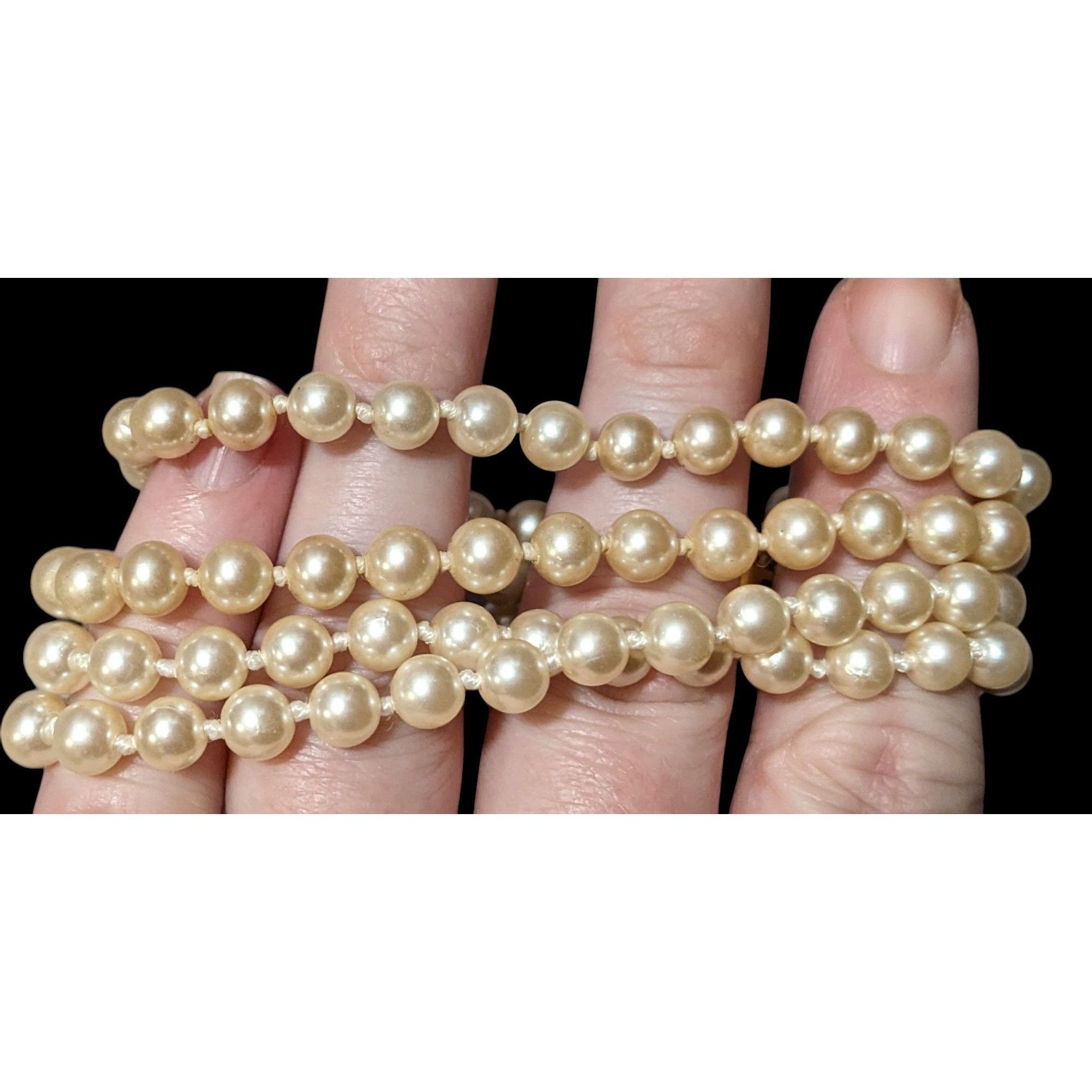 Other Vintage Faux Pearl Multistrand Faux Pearl Bracelet Size ONE SIZE - 3 Thumbnail